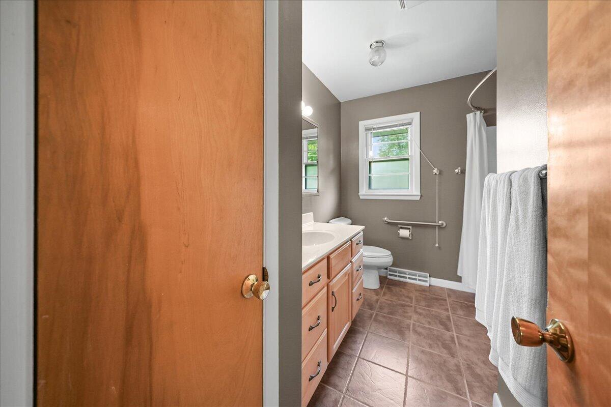 3605 Sunset Drive, Valparaiso, IN 46383; Image #20