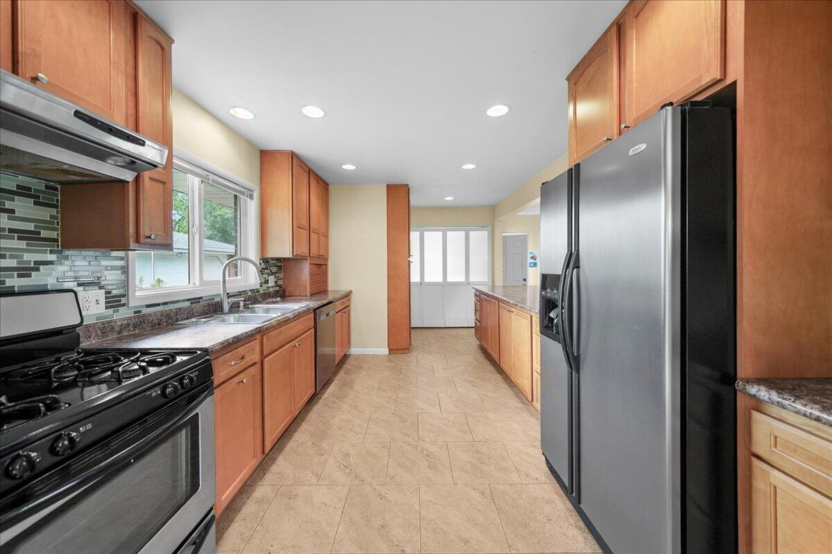 3605 Sunset Drive, Valparaiso, IN 46383; Image #8