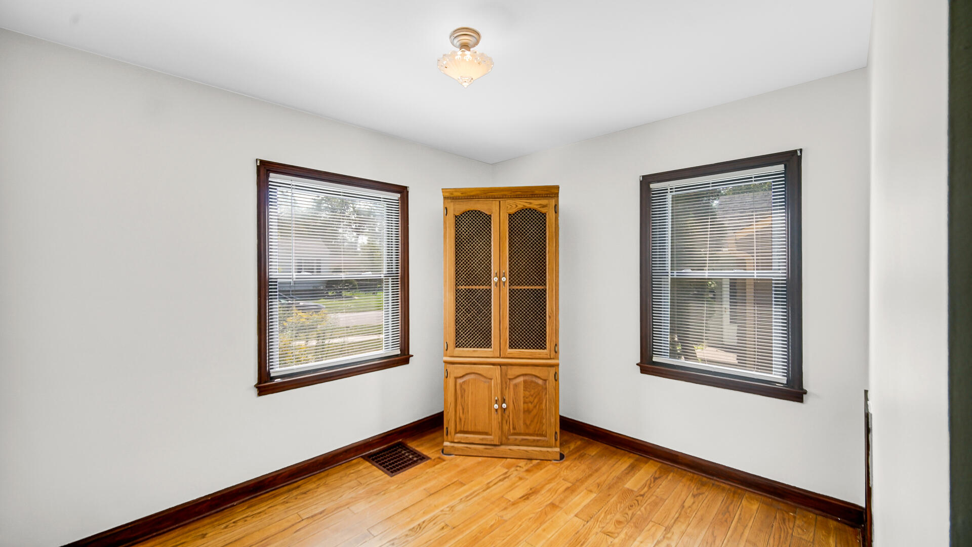 613 Madison Street, Valparaiso, IN 46385; Image #18