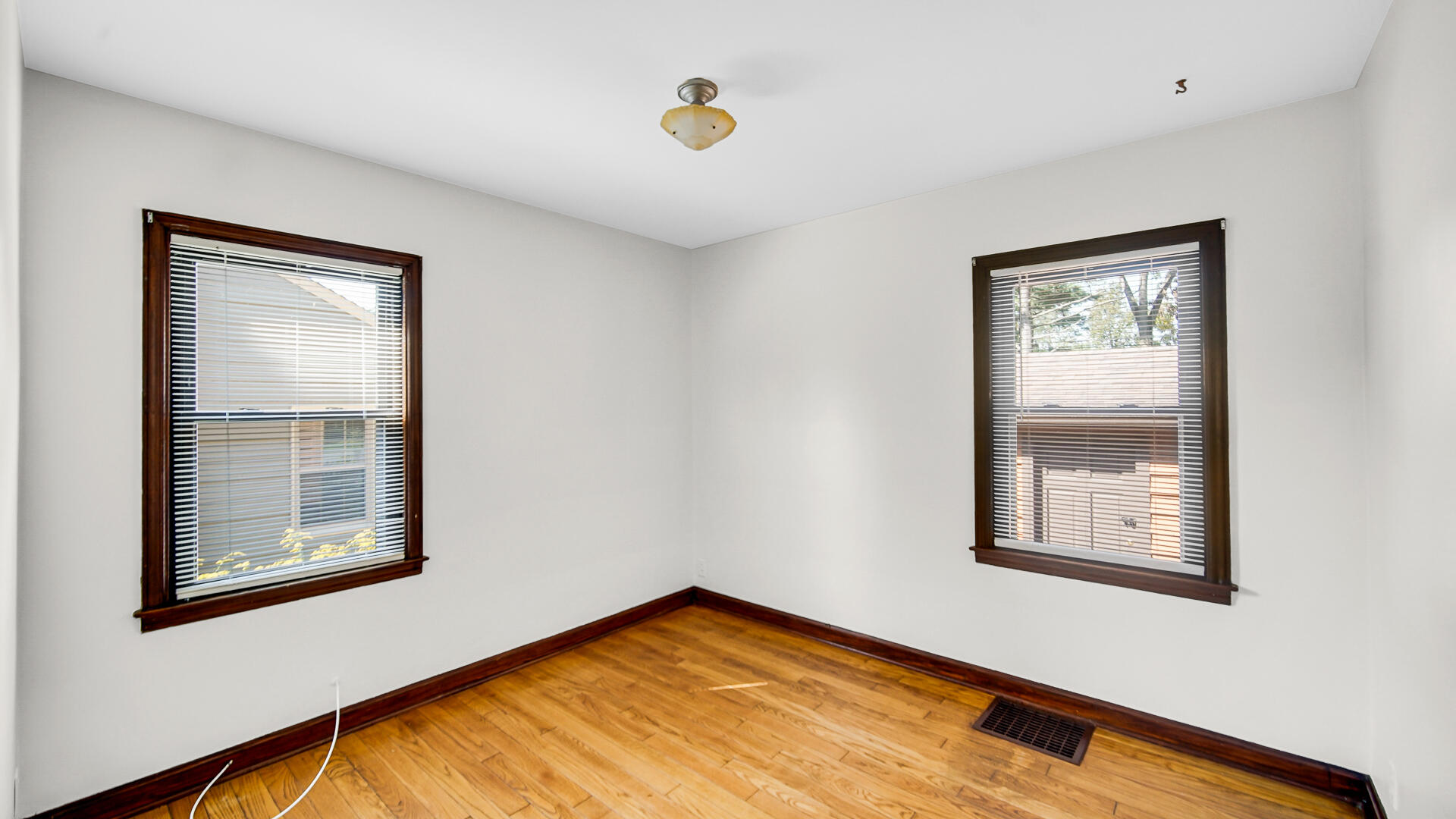 613 Madison Street, Valparaiso, IN 46385; Image #23