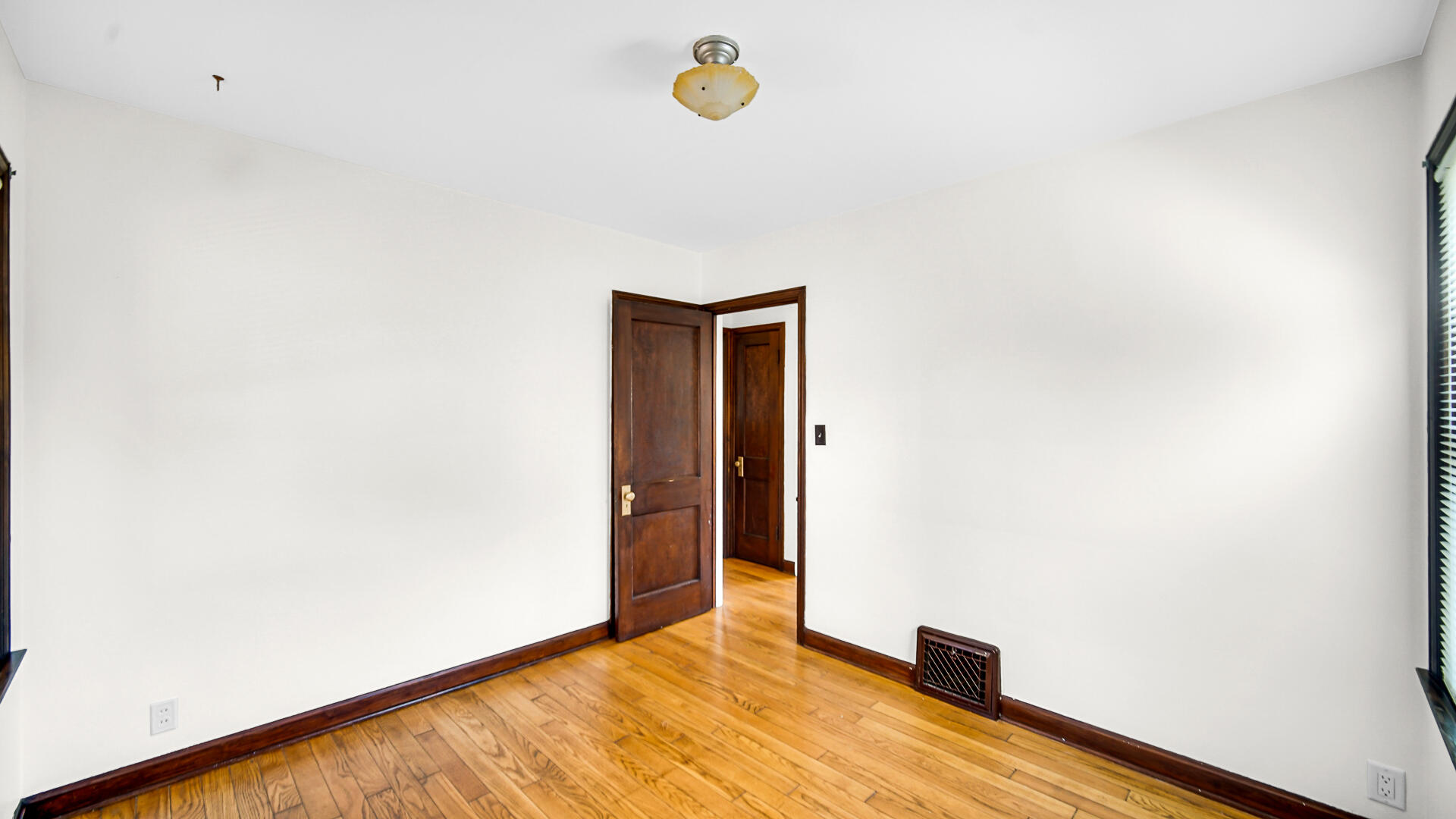 613 Madison Street, Valparaiso, IN 46385; Image #24