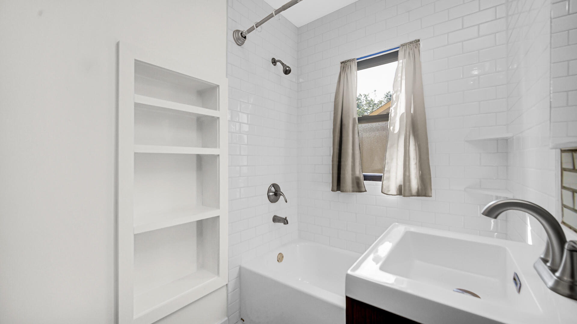 613 Madison Street, Valparaiso, IN 46385; Image #25