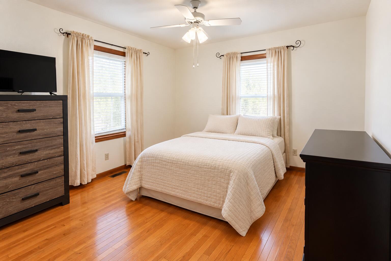 3216 W Greenbriar Lane, La Porte, IN 46350; Image #20