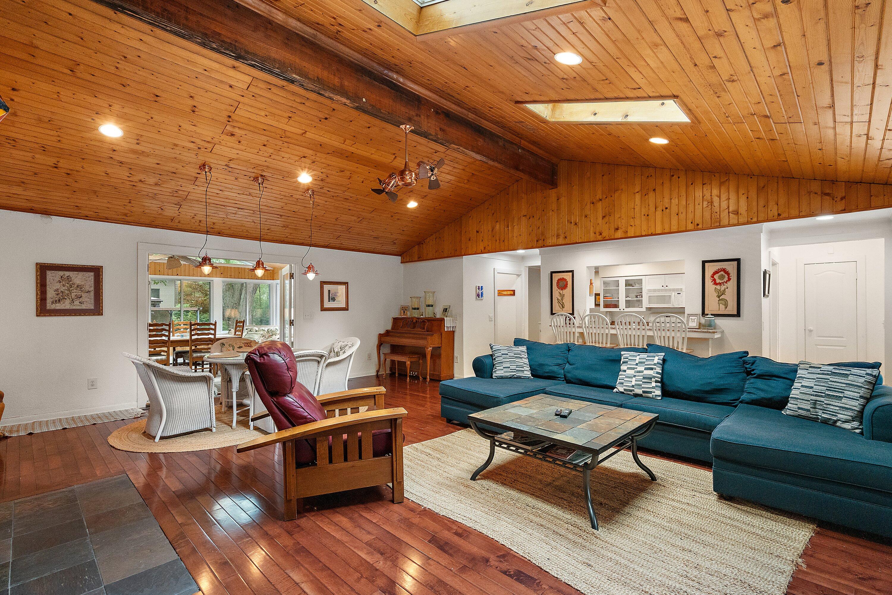331 Oakland Drive, Michigan City, IN 46360; Image #2