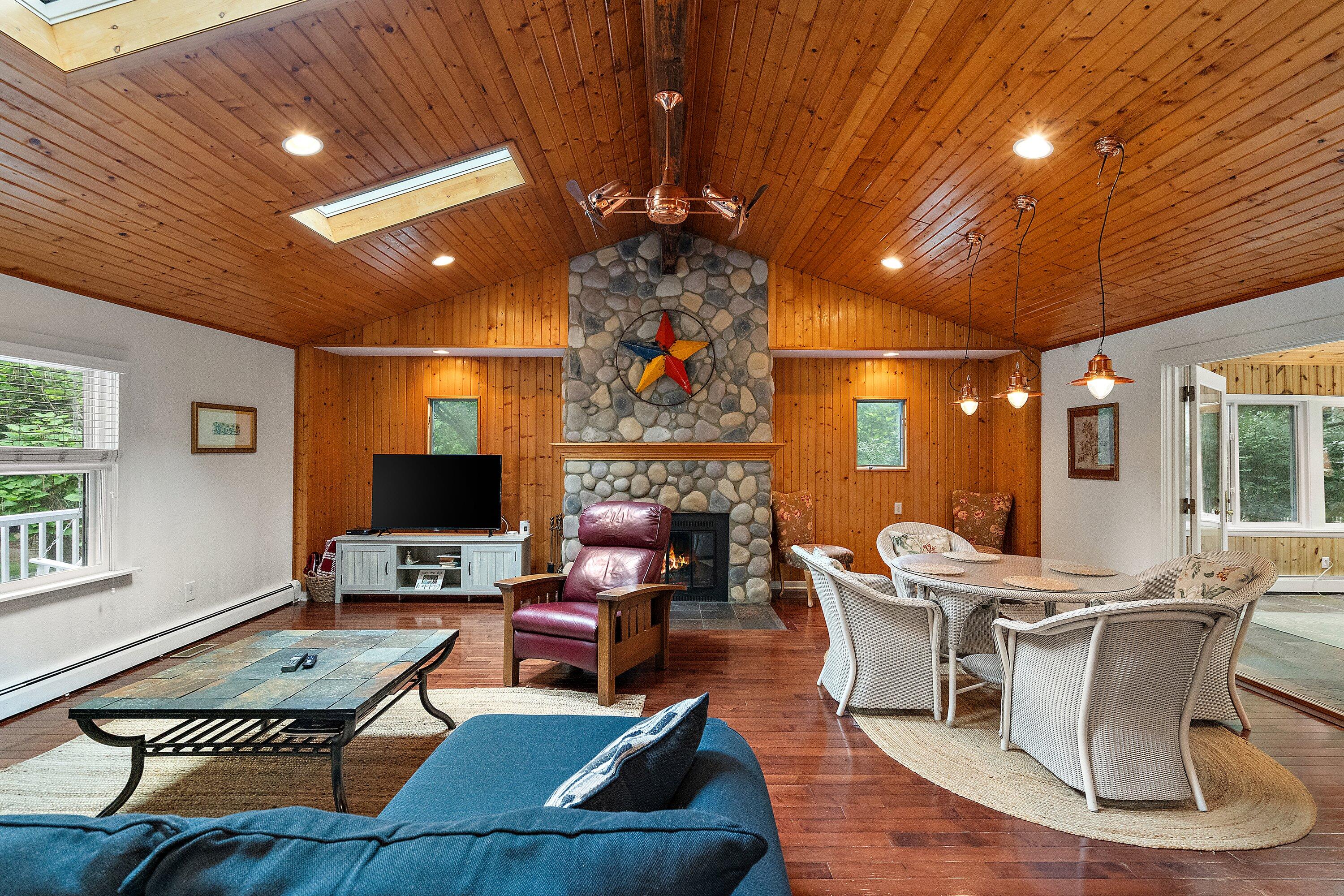 331 Oakland Drive, Michigan City, IN 46360; Image #3
