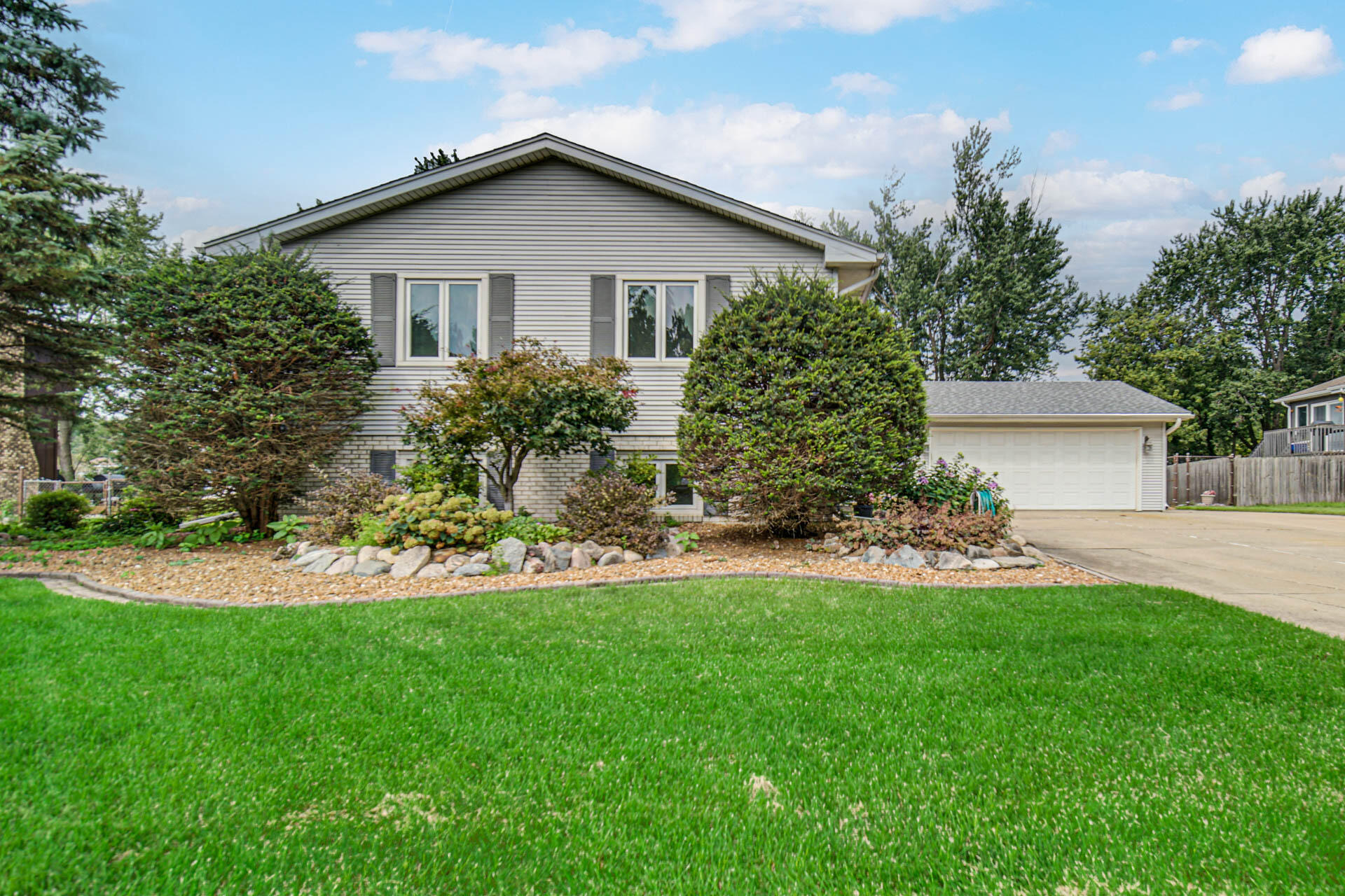 9776 W Oakridge Drive, St. John, IN 46373; Image #3