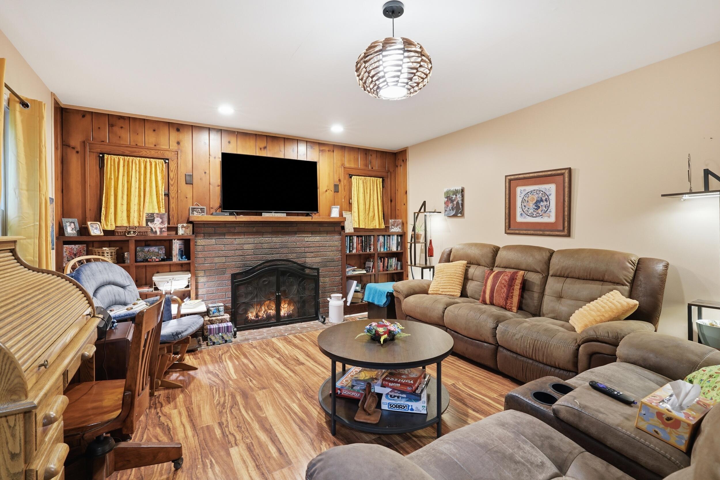 3328 E 73rd Avenue, Merrillville, IN 46410; Image #4