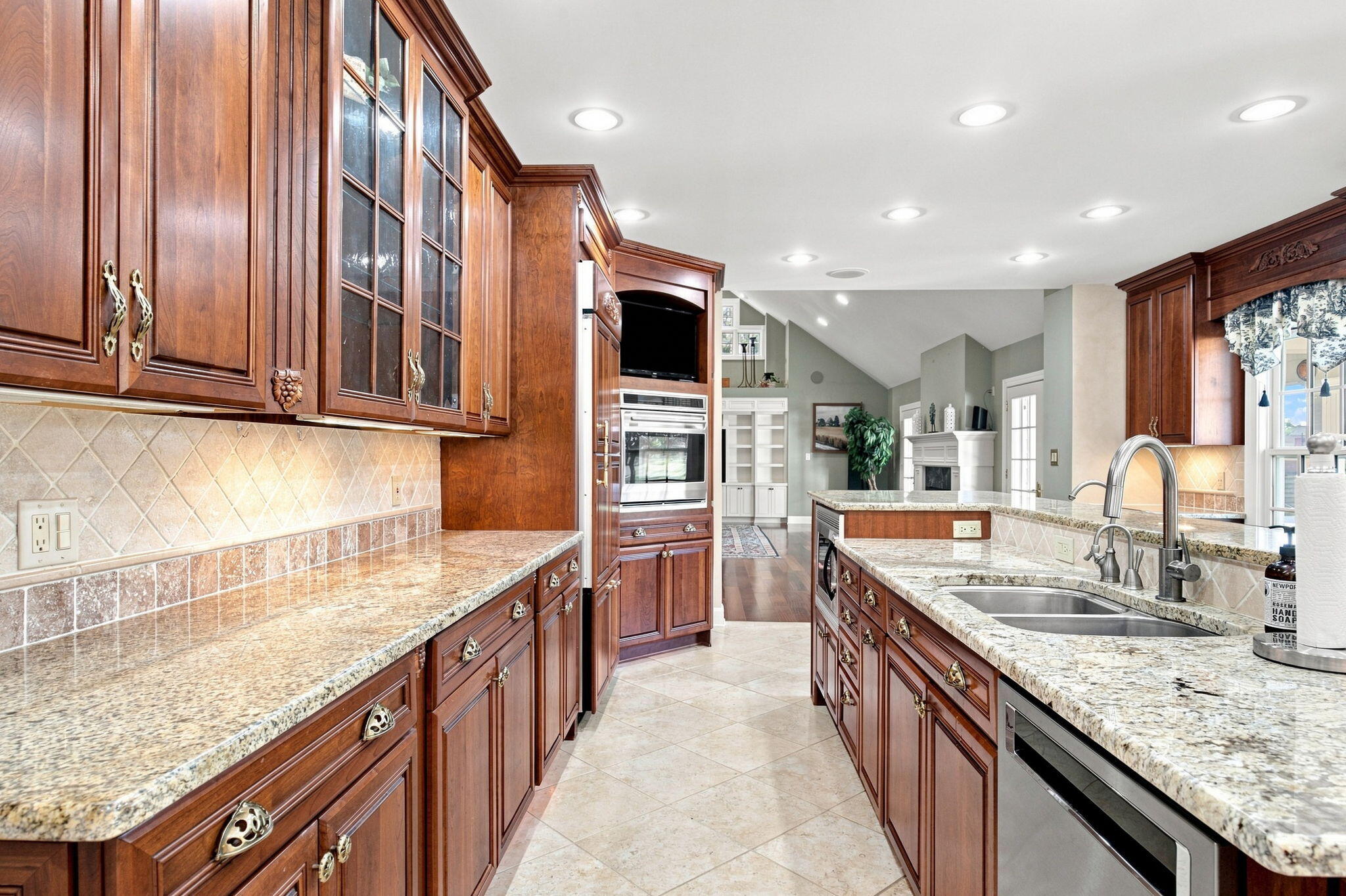 827 W Clark Street, Rensselaer, IN 47978; Image #12