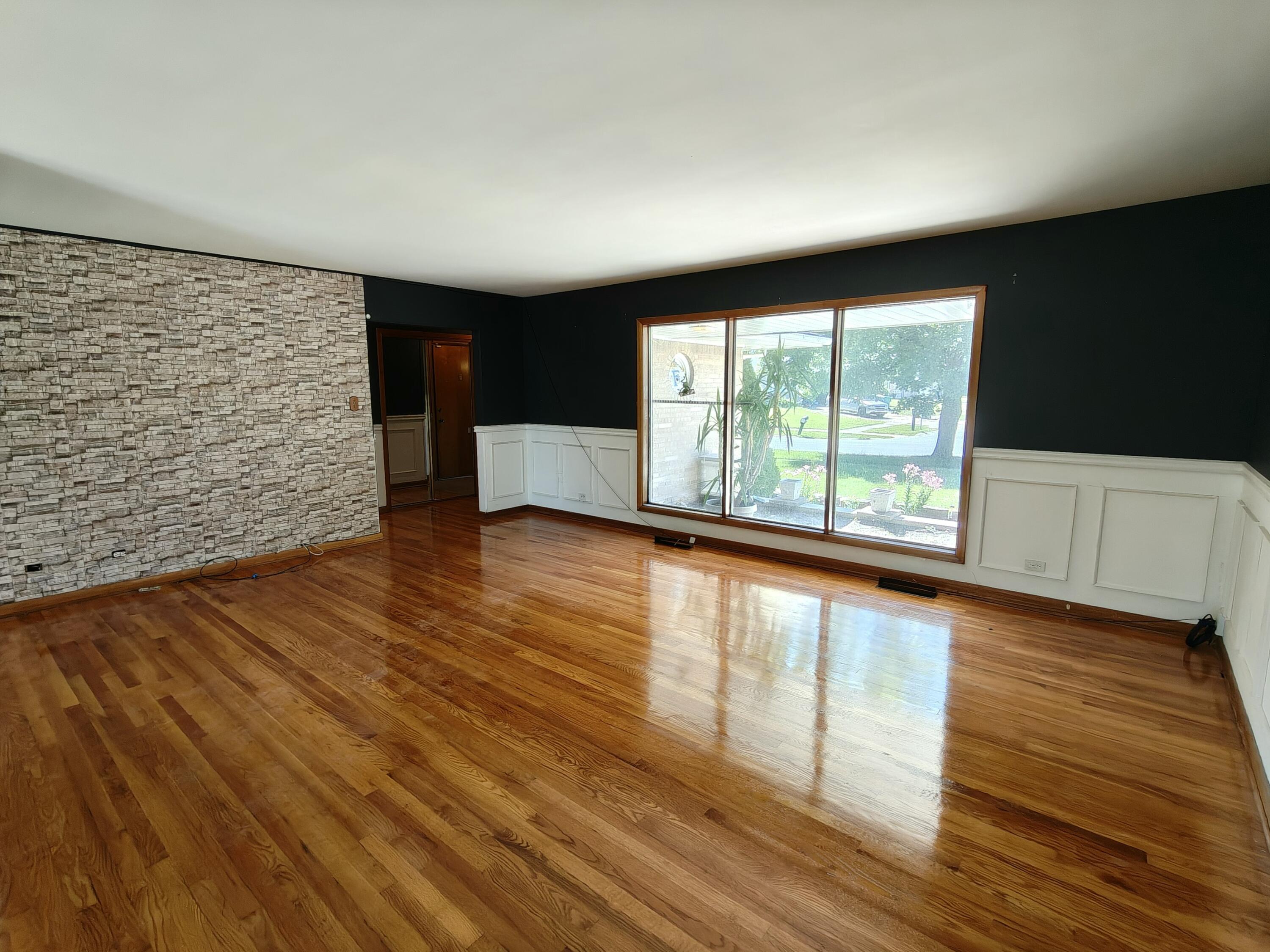430 E 54th Avenue, Merrillville, IN 46410; Image #5