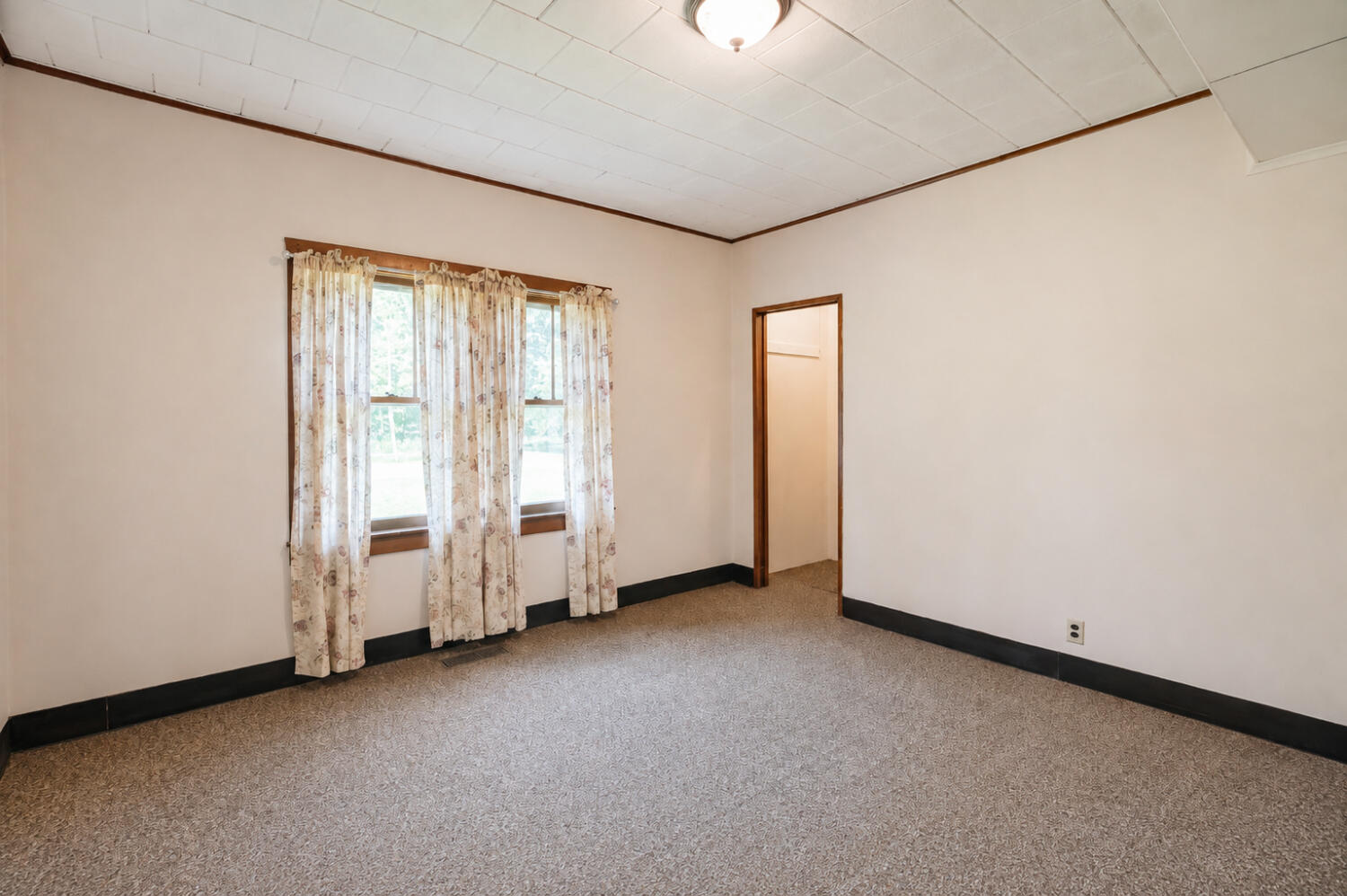 11477 N 250 W, Sumava Resorts, IN 46379; Image #16