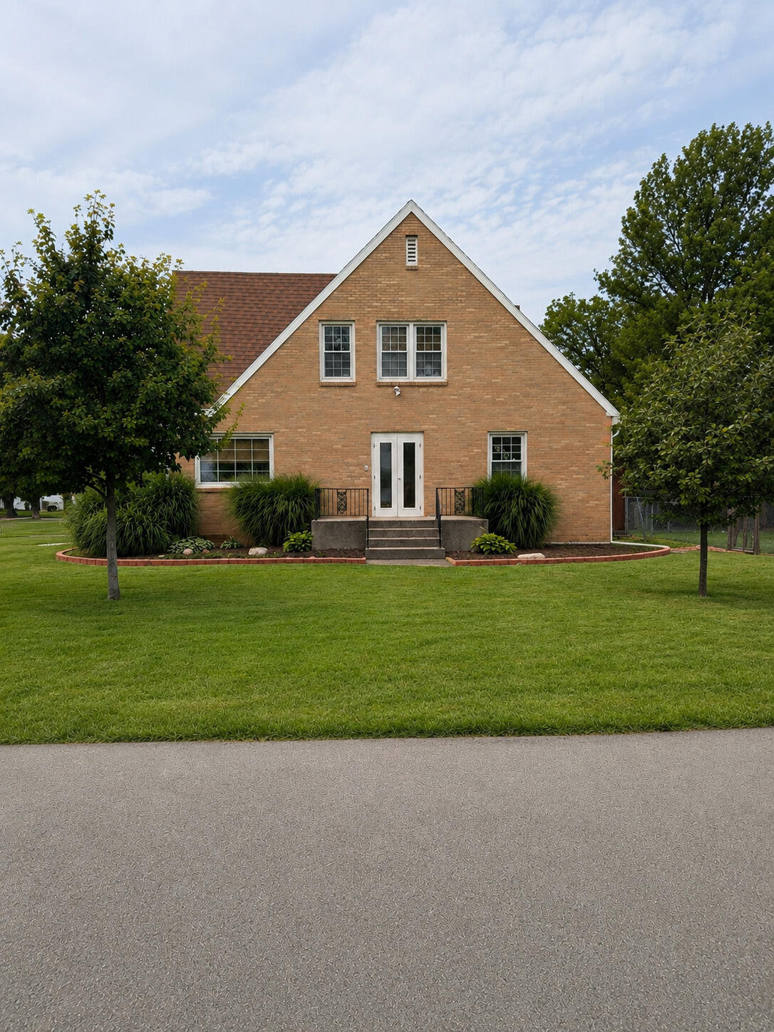 605 W Montgomery Street, Francesville, IN 47946; Image #6