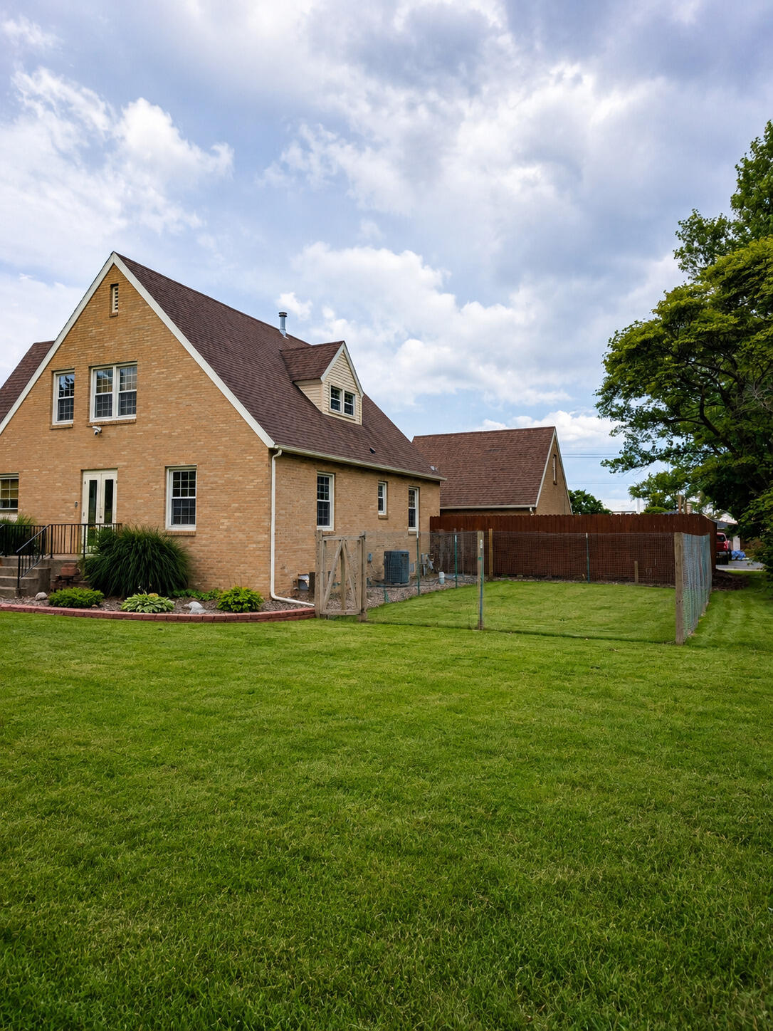 605 W Montgomery Street, Francesville, IN 47946; Image #7