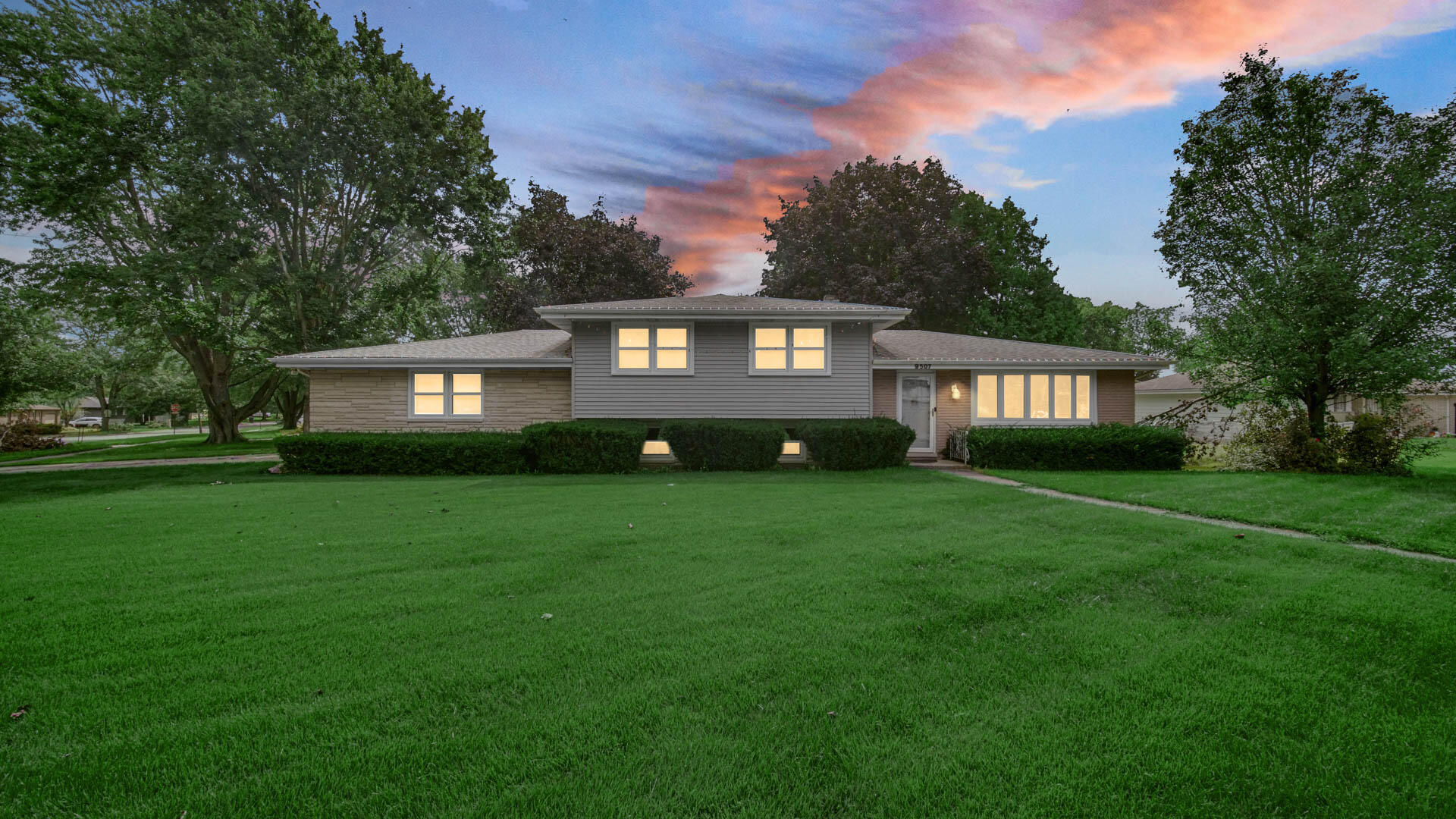 9507 Cleveland, Crown Point, IN 46307; Image #20
