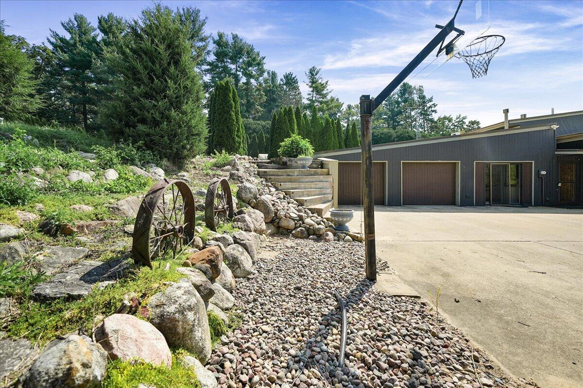 10 Vine Drive, Hebron, IN 46341; Image #32