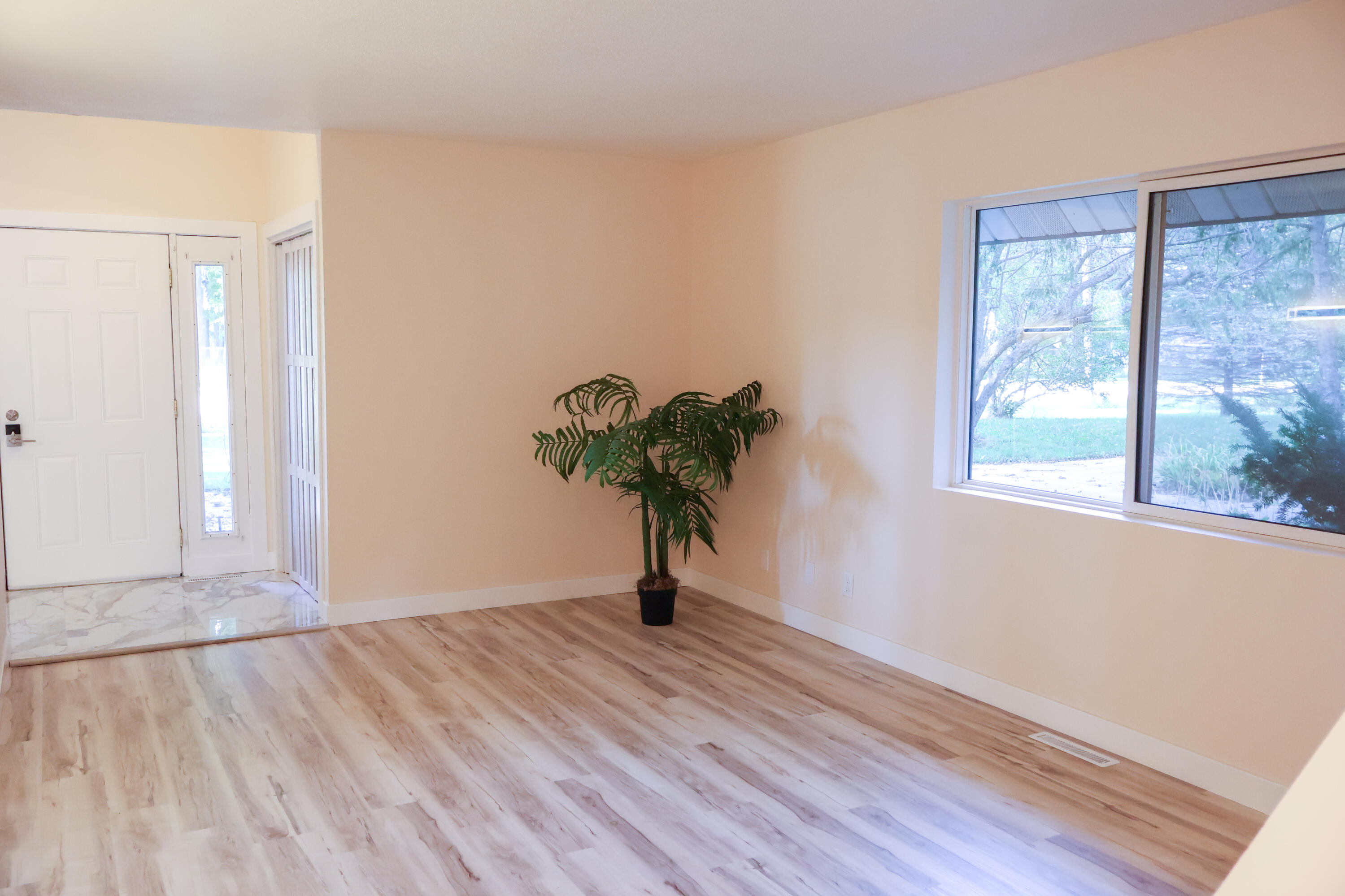 1623 E Coolspring Avenue, Michigan City, IN 46360; Image #12