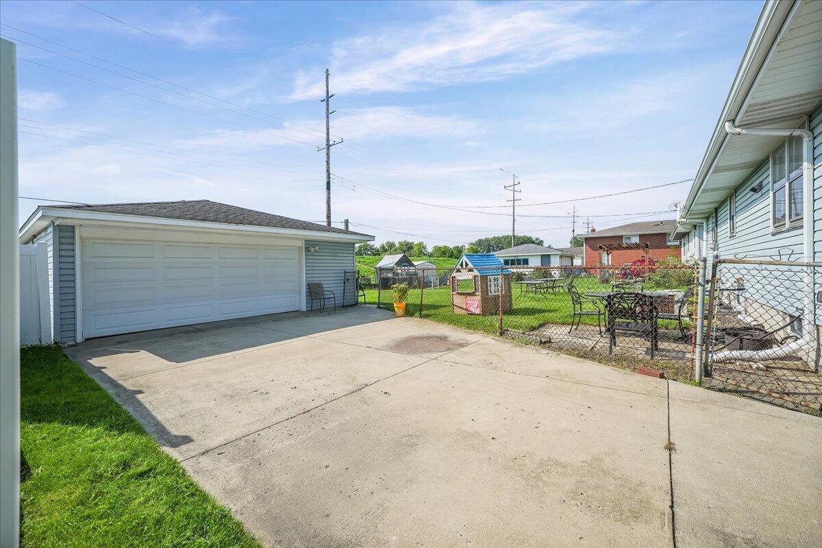 8030 North Drive, Highland, IN 46322; Image #15