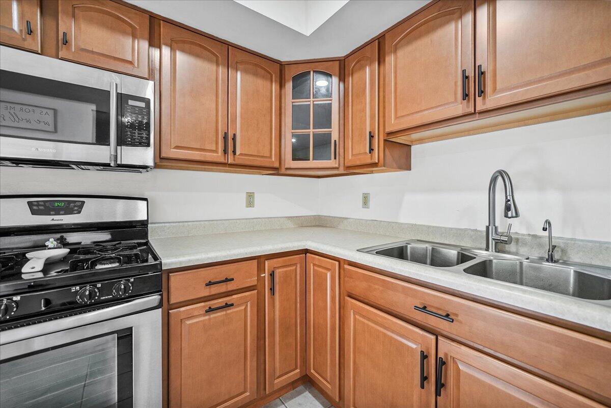 8030 North Drive, Highland, IN 46322; Image #3