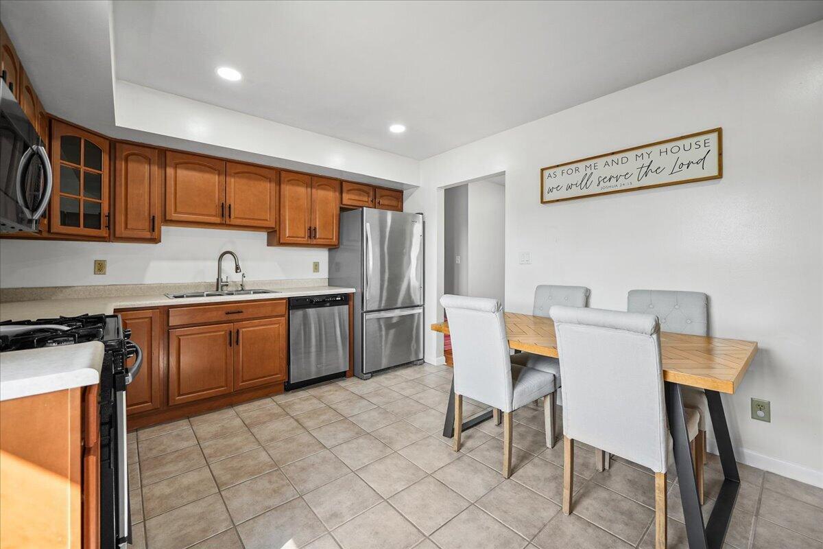 8030 North Drive, Highland, IN 46322; Image #4