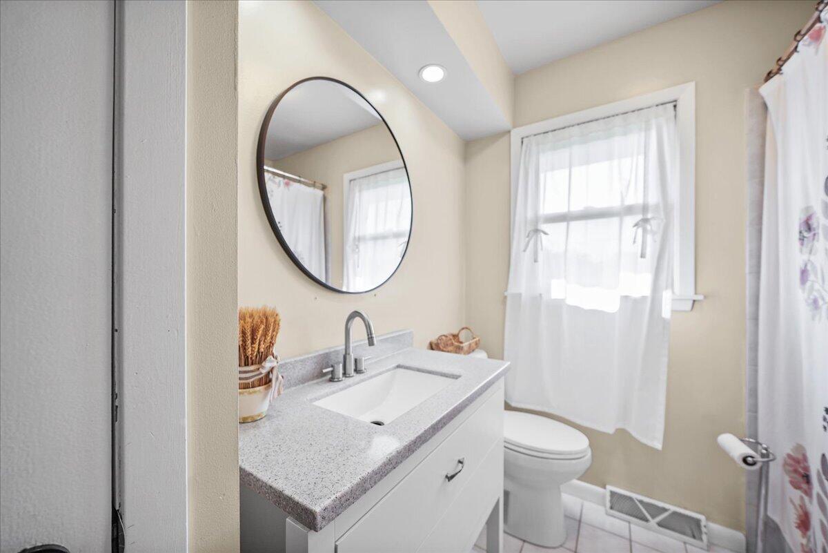 8030 North Drive, Highland, IN 46322; Image #9