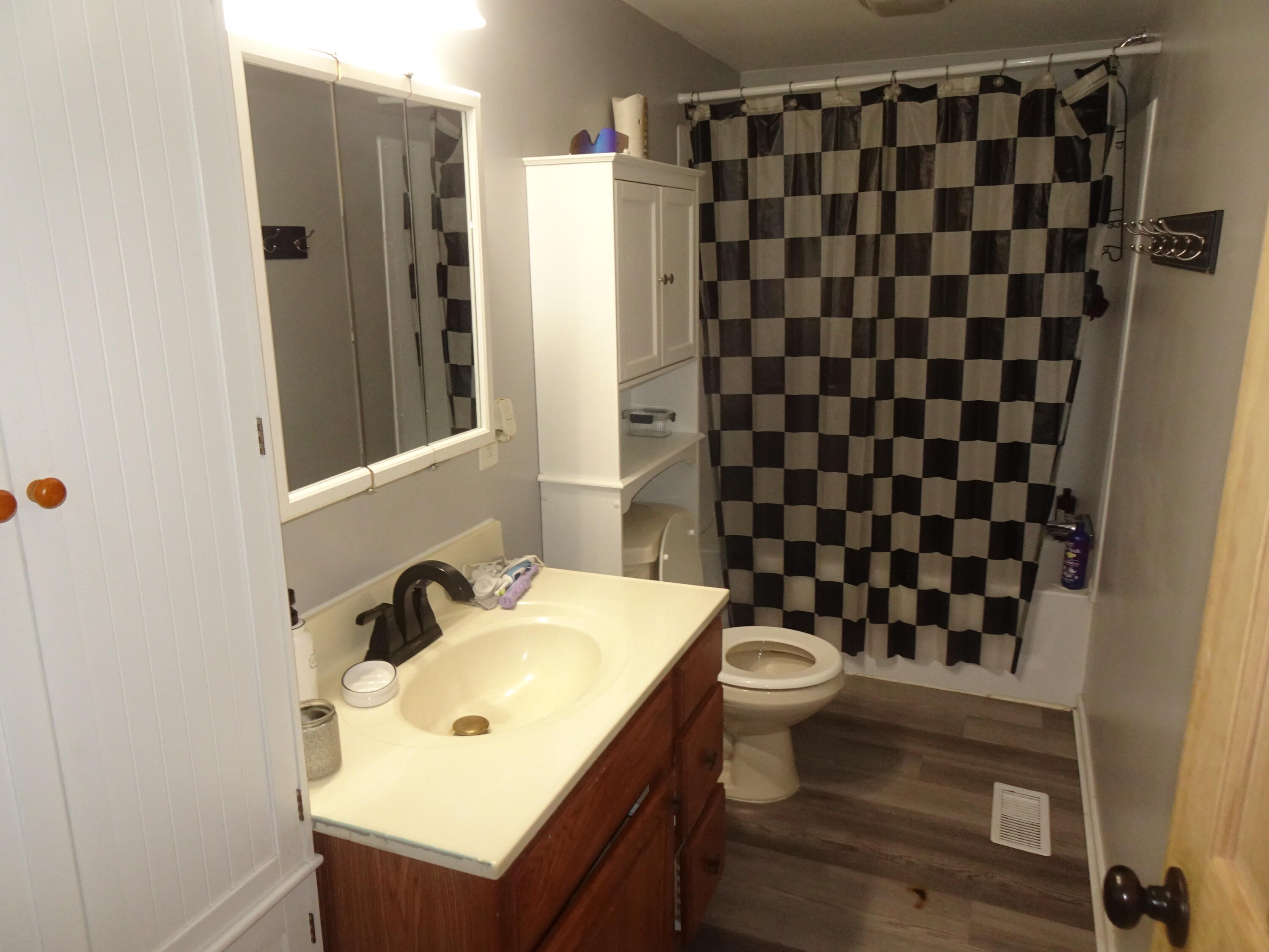 8215 S U.s. 421, San Pierre, IN 46374; Image #6