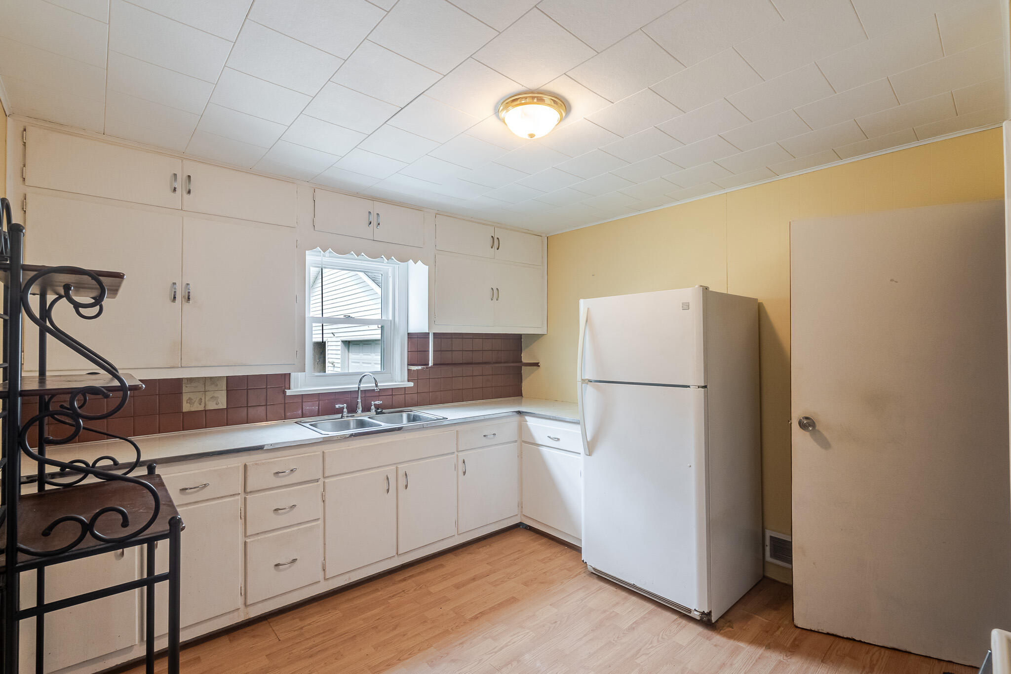 7803 Colorado Street, Merrillville, IN 46410; Image #8
