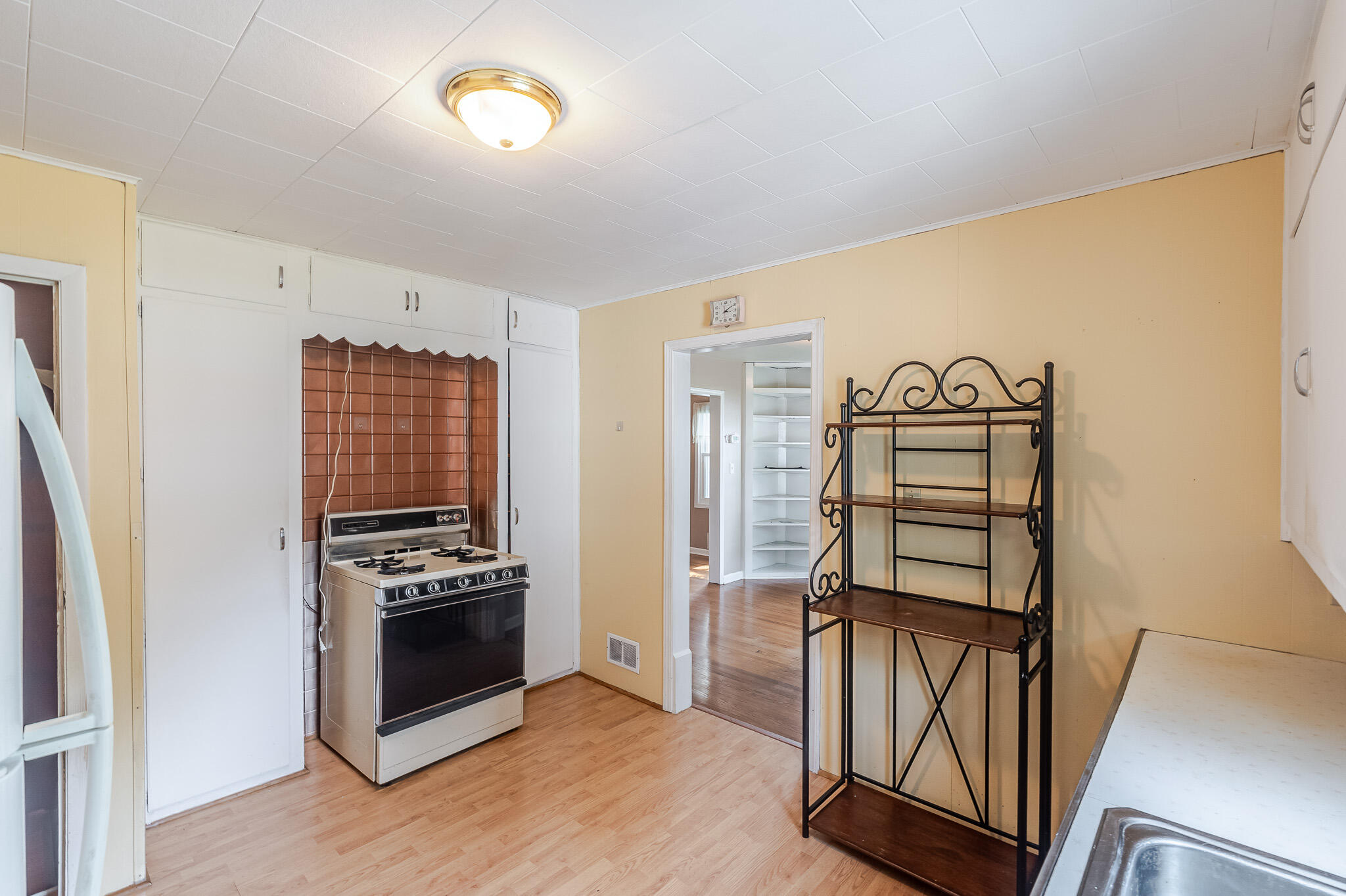 7803 Colorado Street, Merrillville, IN 46410; Image #9