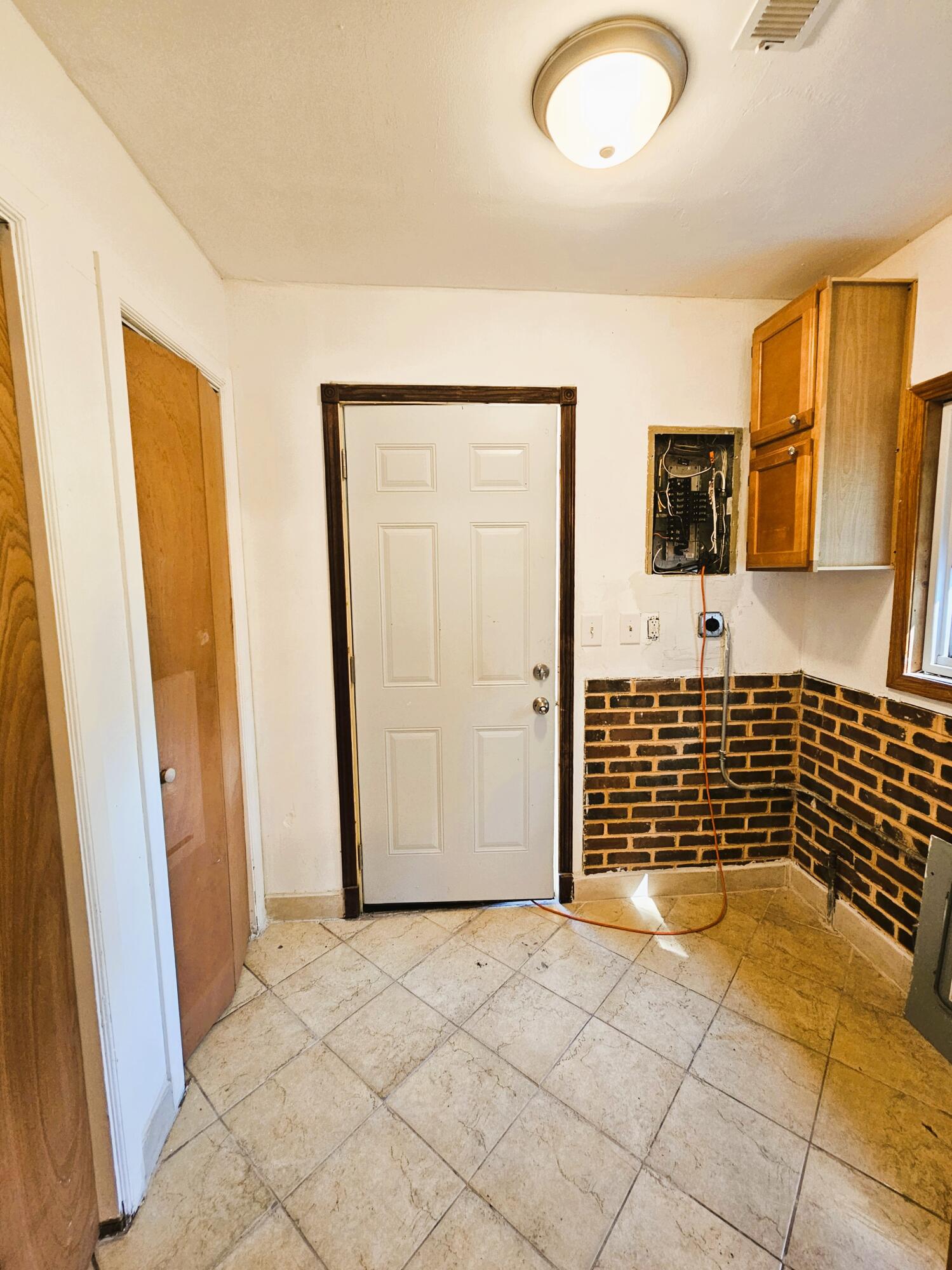 2813 New Hampshire Street, Lake Station, IN 46405; Image #10