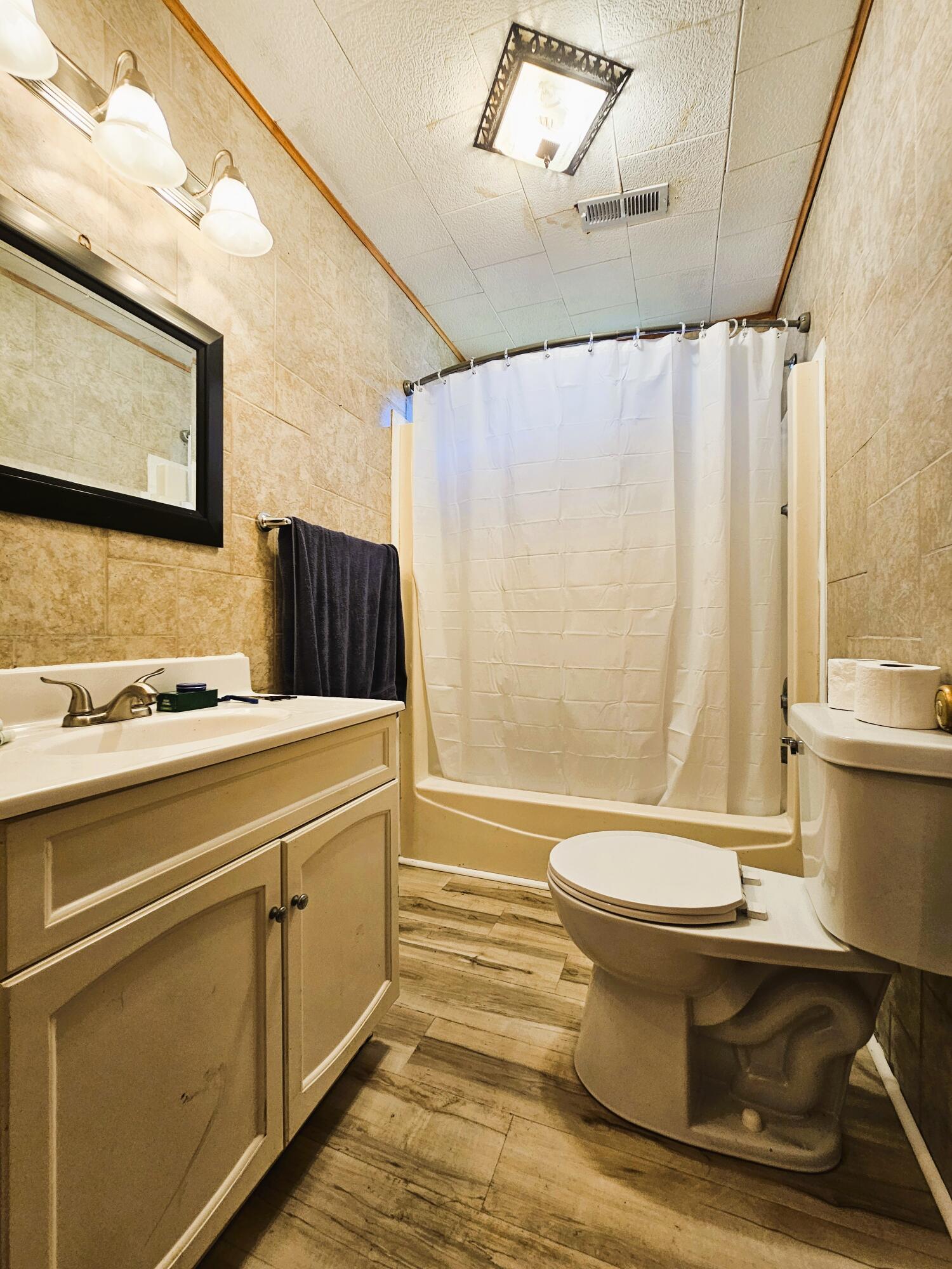 2813 New Hampshire Street, Lake Station, IN 46405; Image #21