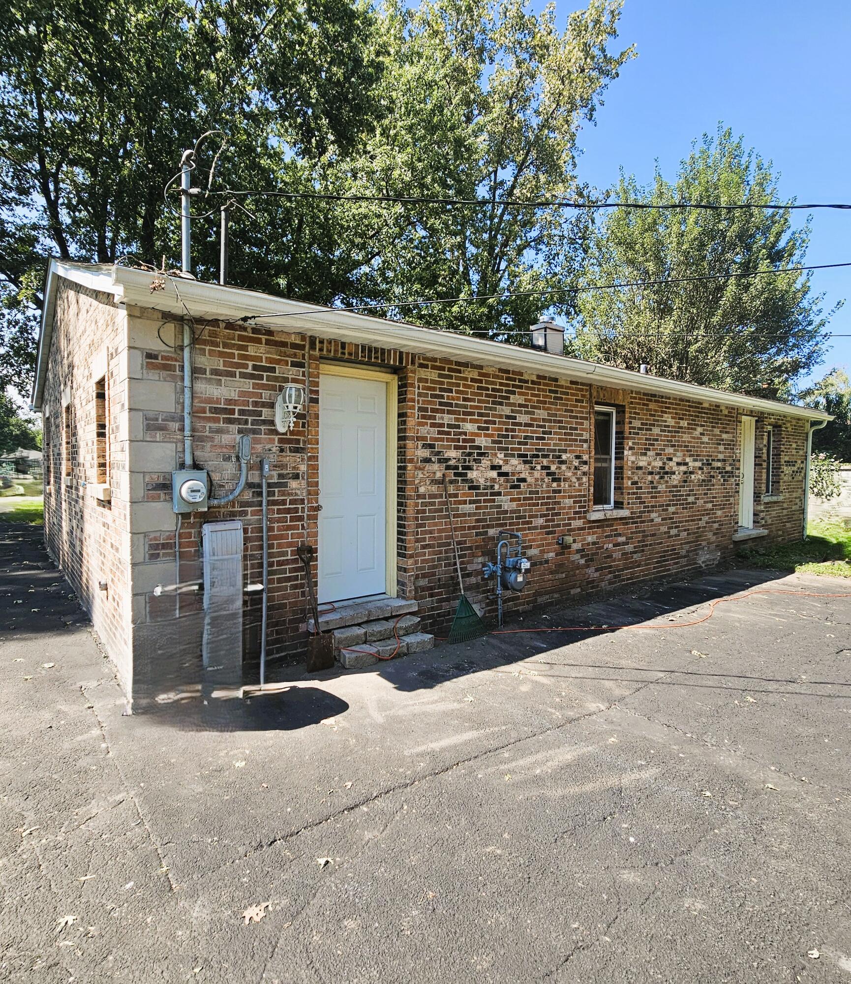 2813 New Hampshire Street, Lake Station, IN 46405; Image #23