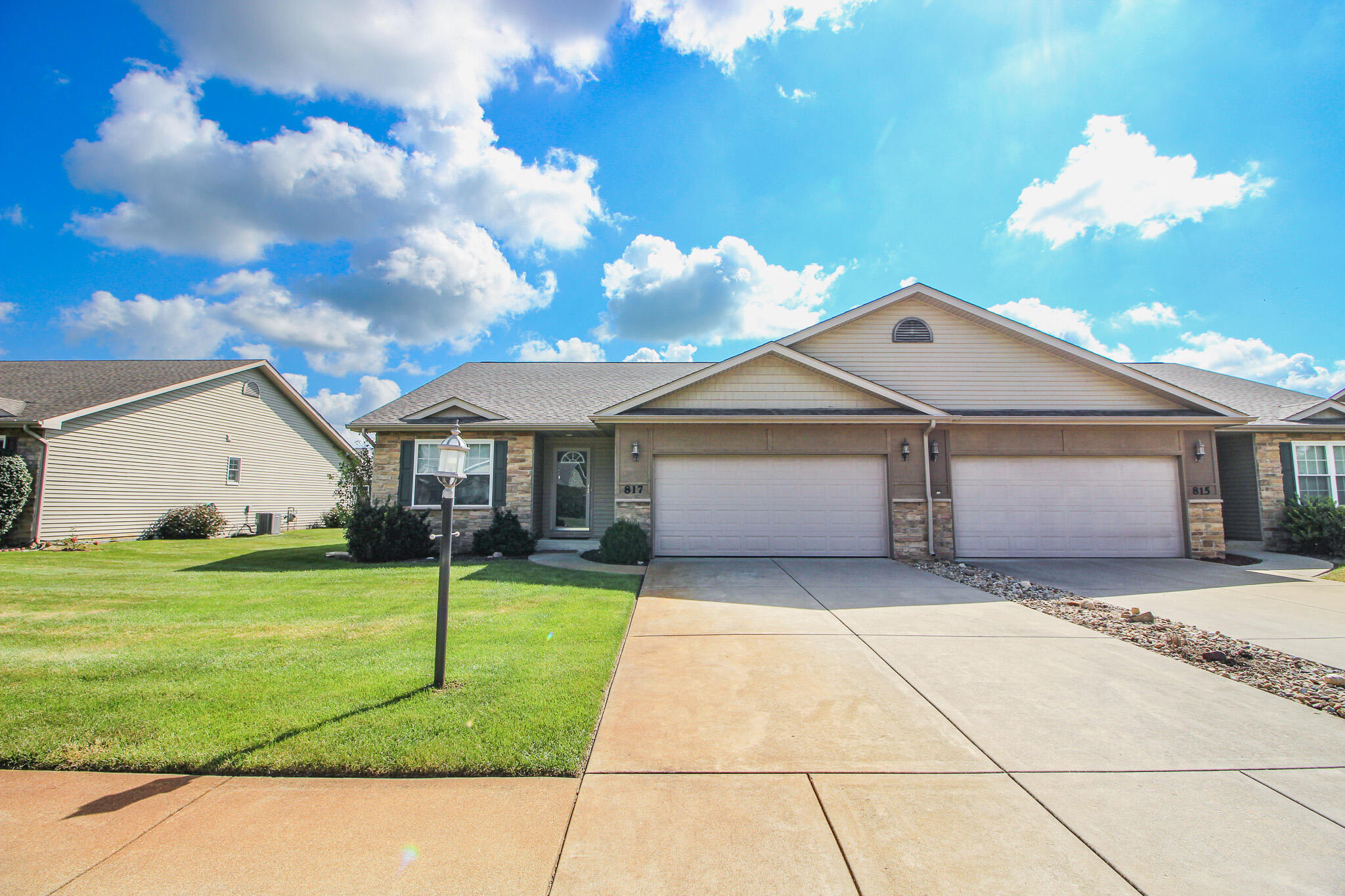 817 Daisy Circle NE, DeMotte, IN 46310; Image #2