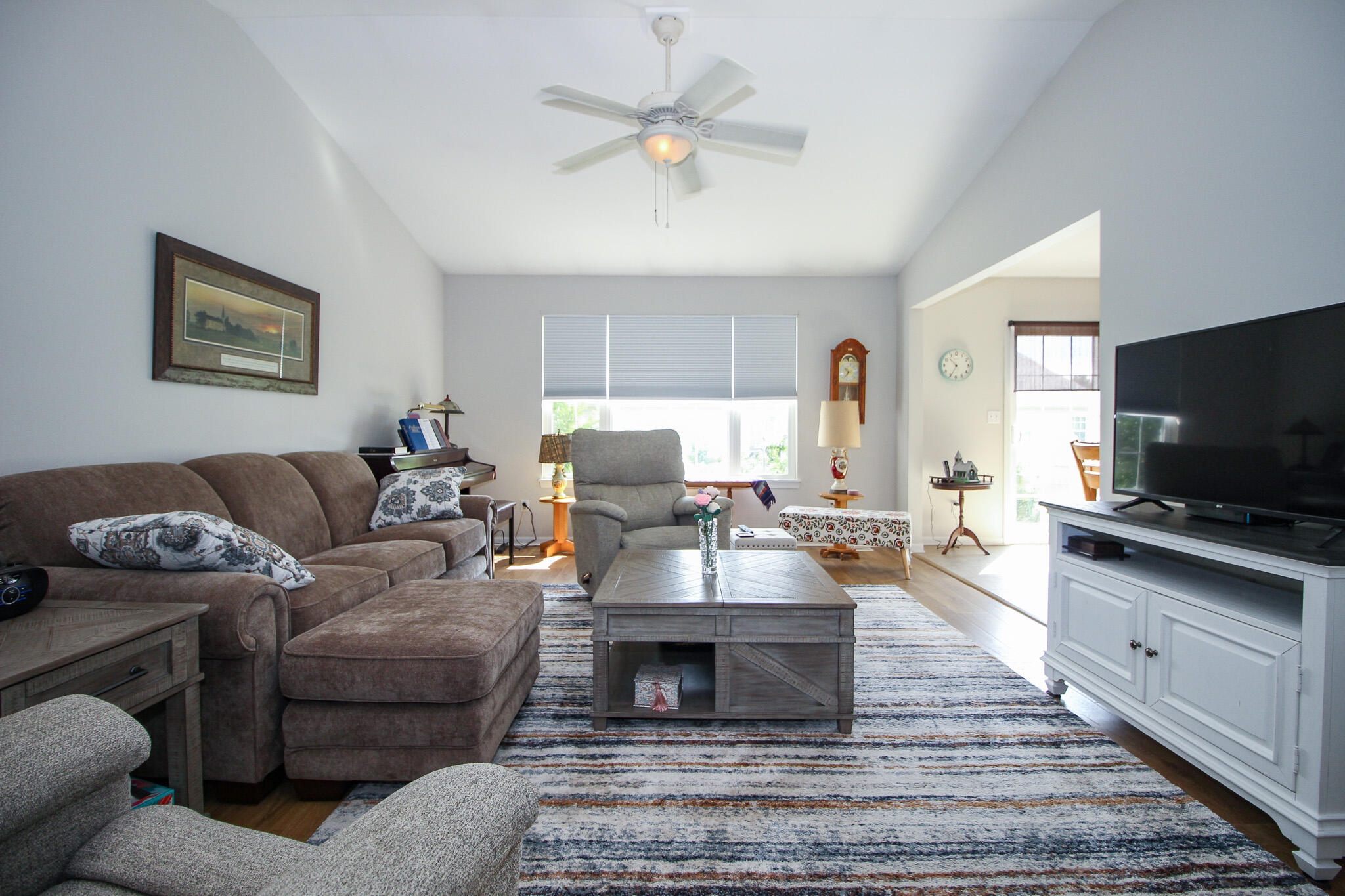 817 Daisy Circle NE, DeMotte, IN 46310; Image #4