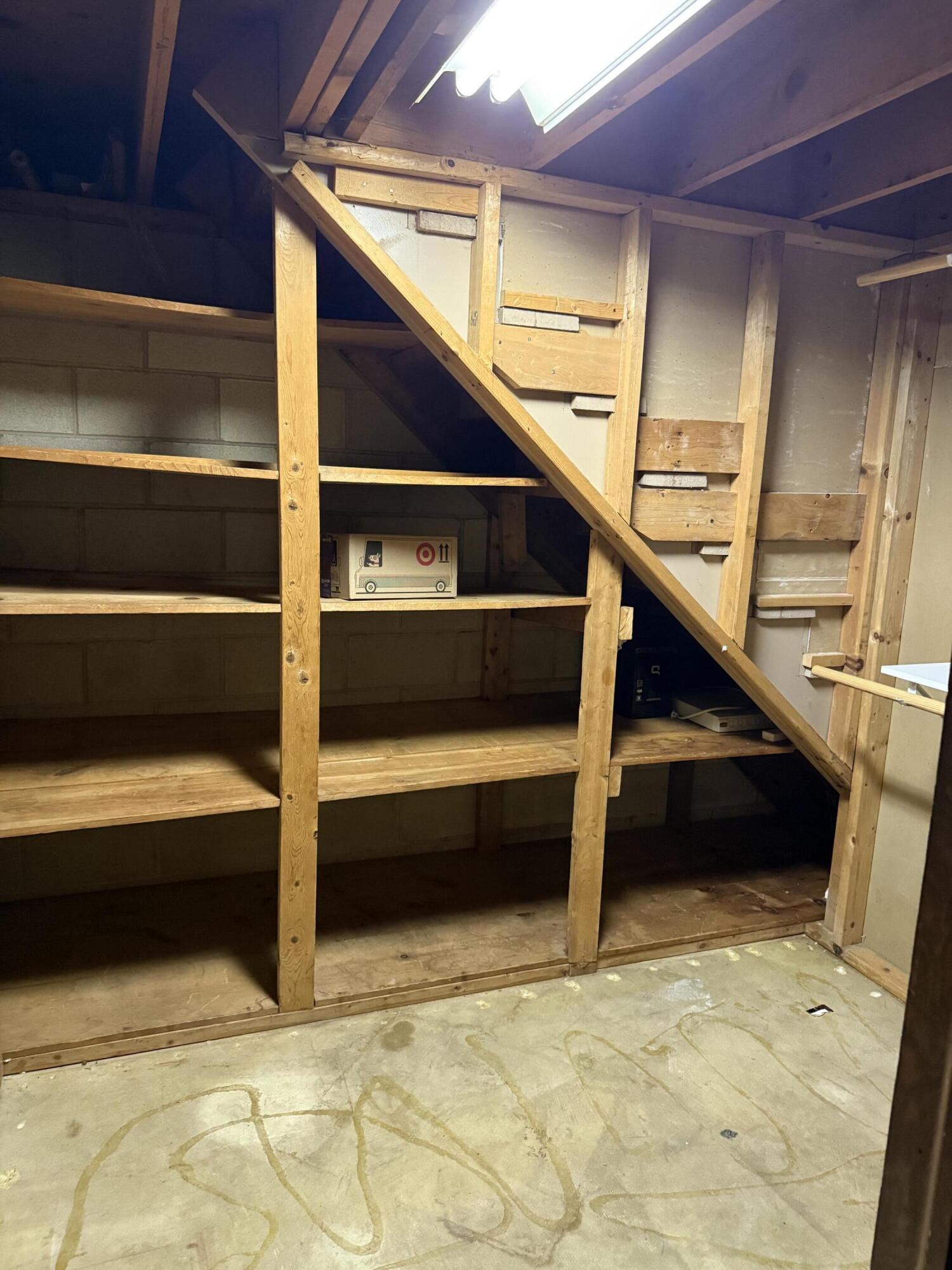 4000 Hemlock Drive, Valparaiso, IN 46383; Image #59