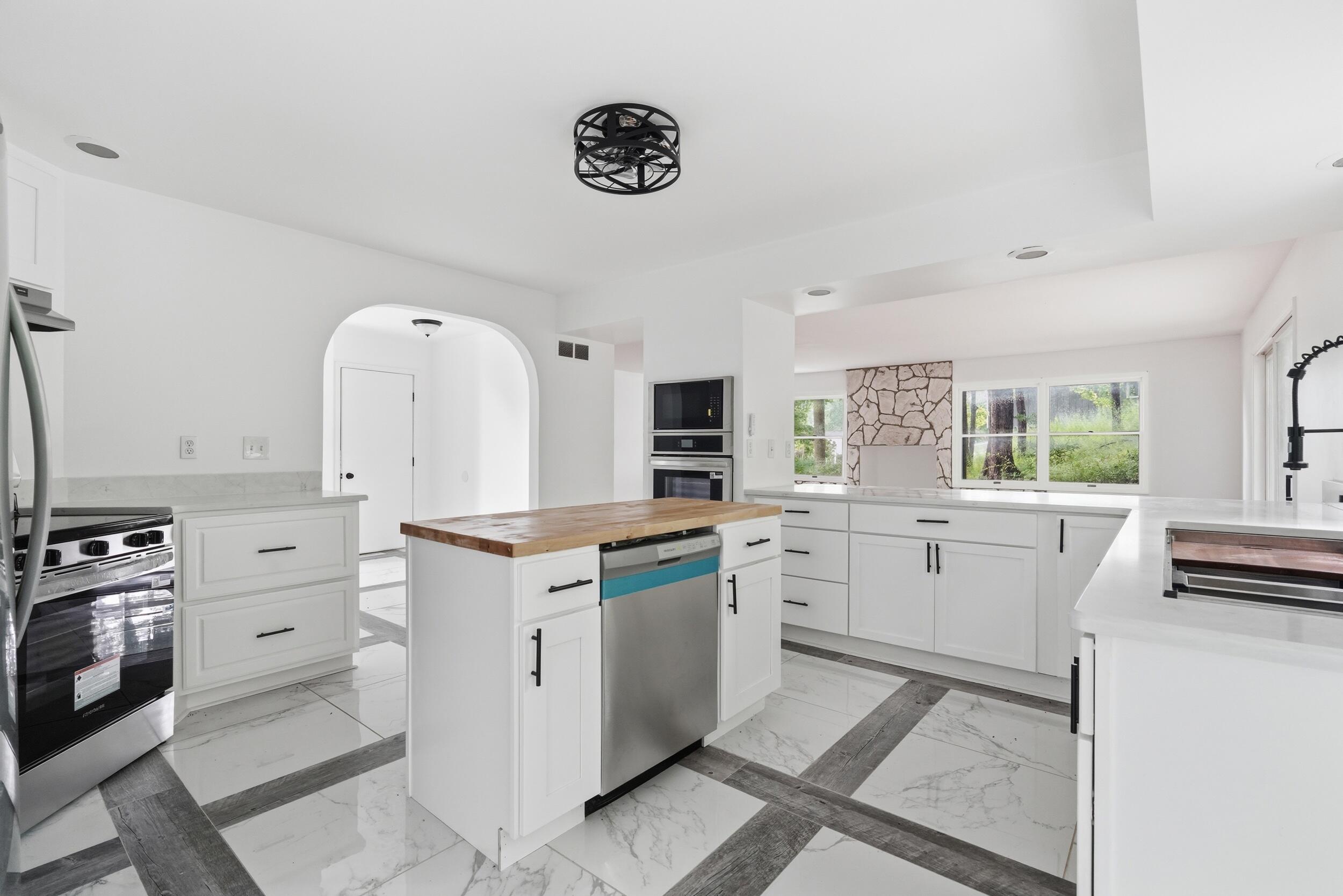 456 Roxbury Road, Valparaiso, IN 46385; Image #12