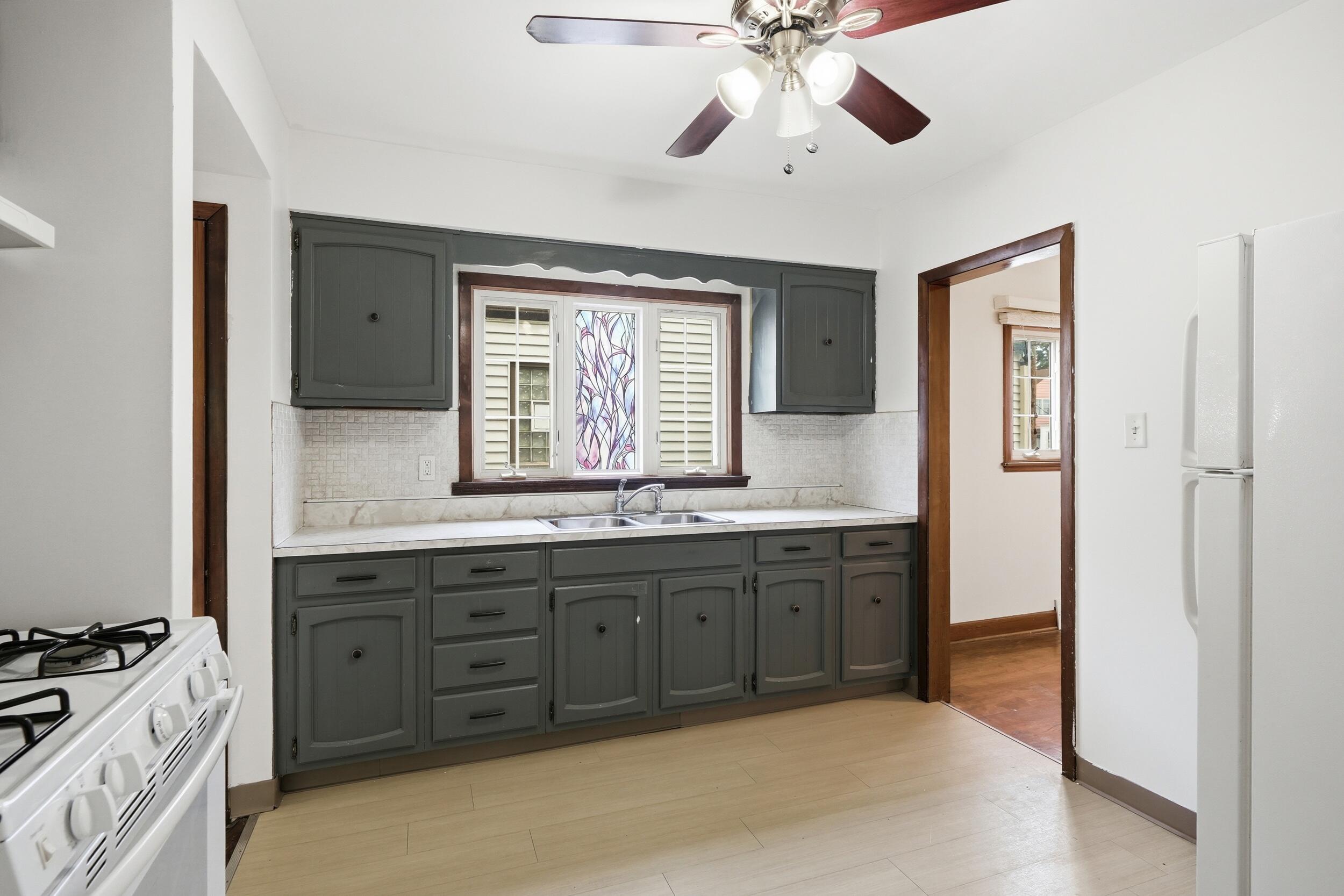1442 Warwick Avenue, Whiting, IN 46394; Image #7