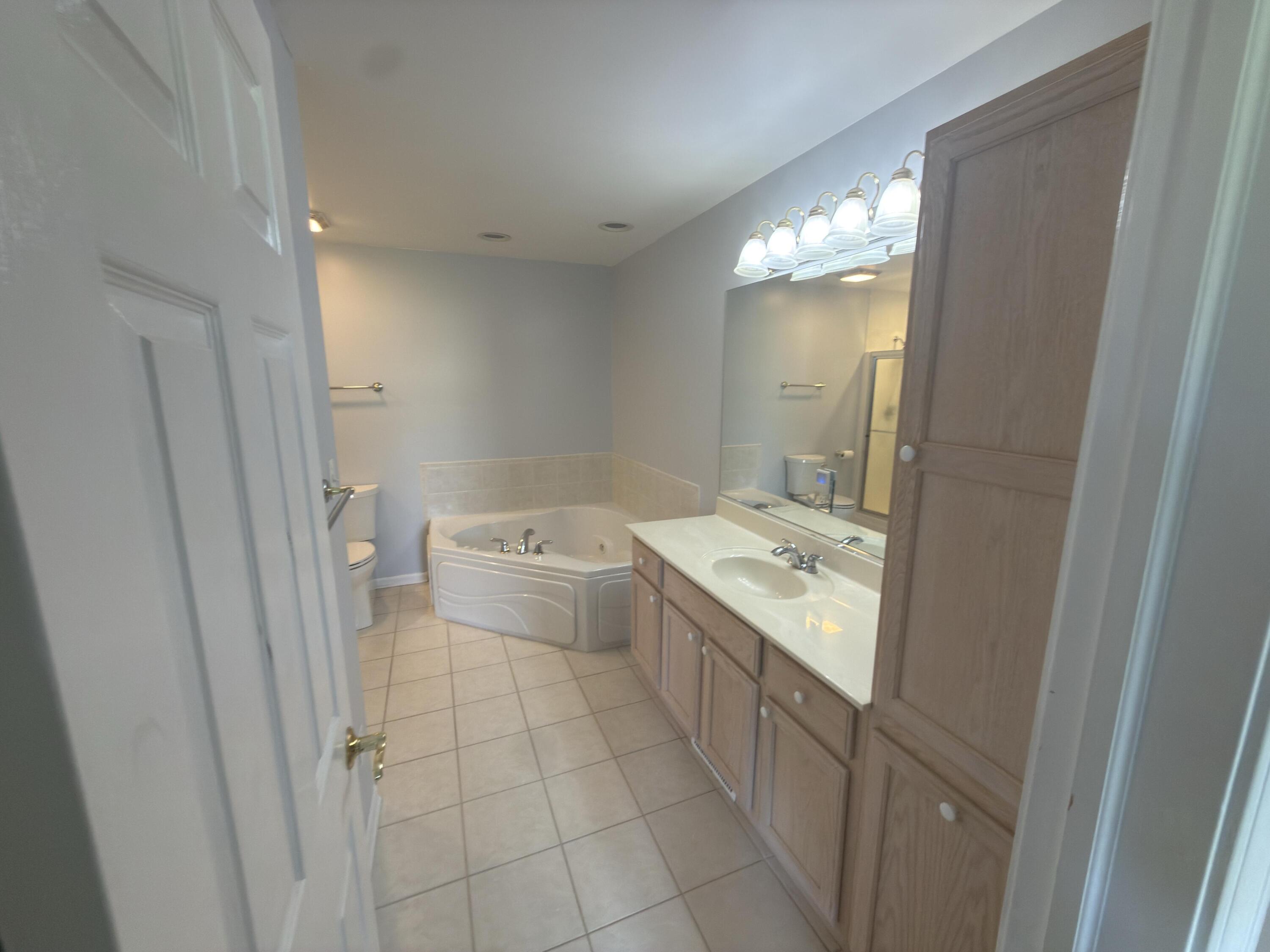10000 Wildwood Lane, Highland, IN 46322; Image #12