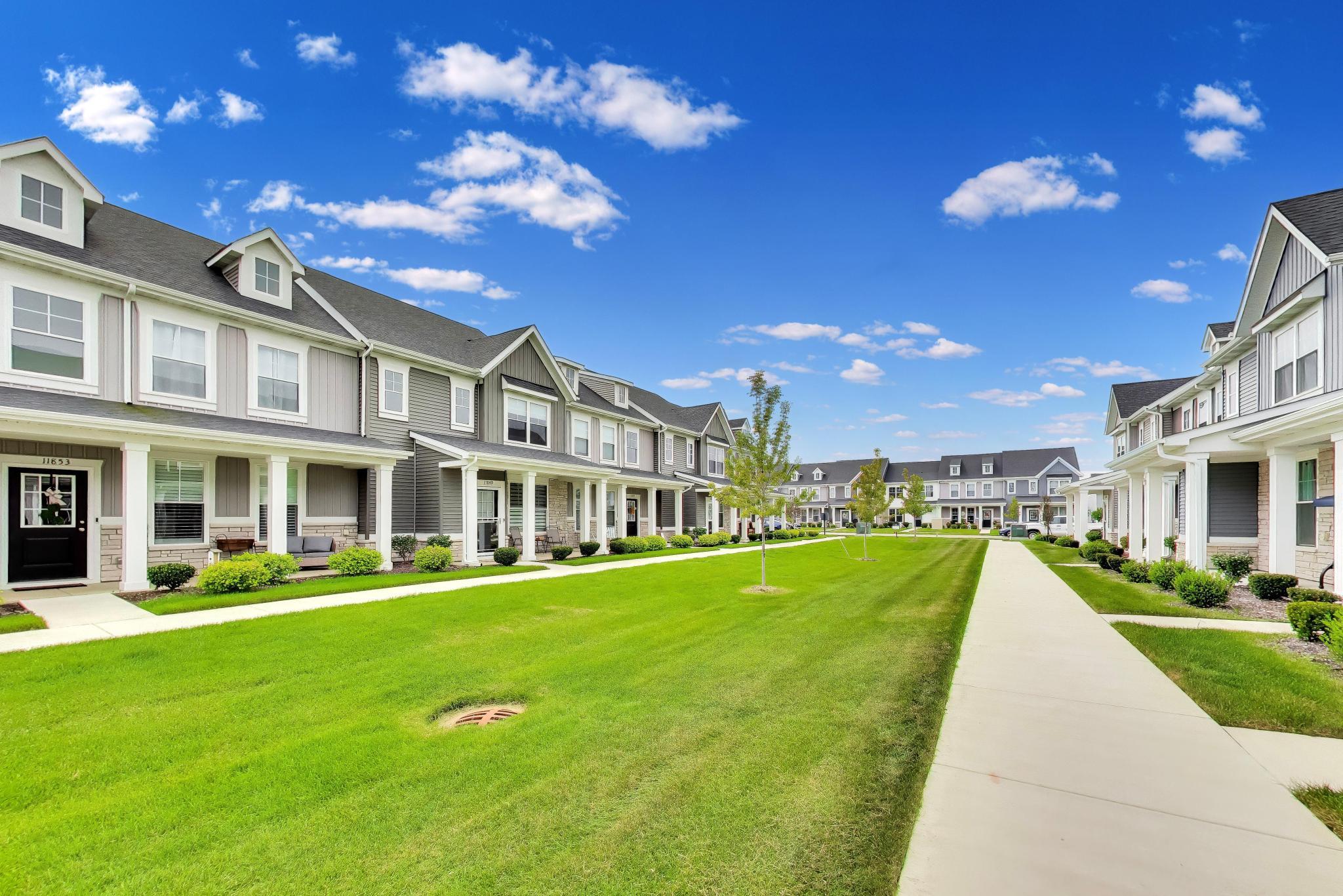 11833 Kentucky Street, Crown Point, IN 46307; Image #24