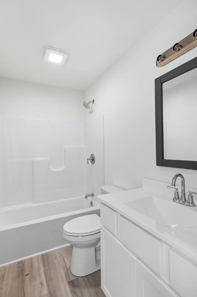 530 Oxford Road, Kingsford Heights, IN 46346; Image #5