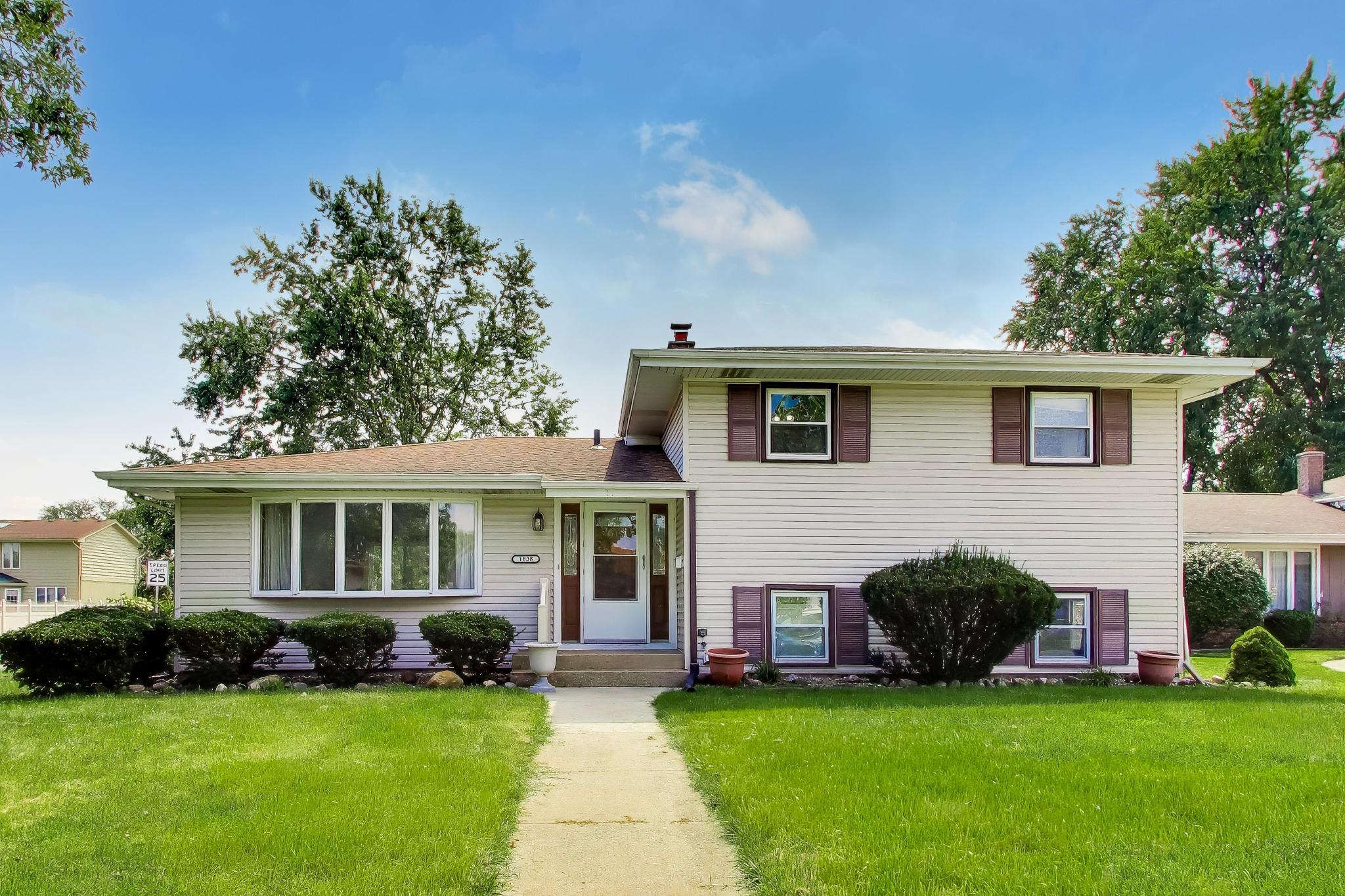 1838 Bluebird Lane, Munster, IN 46321; Image #2
