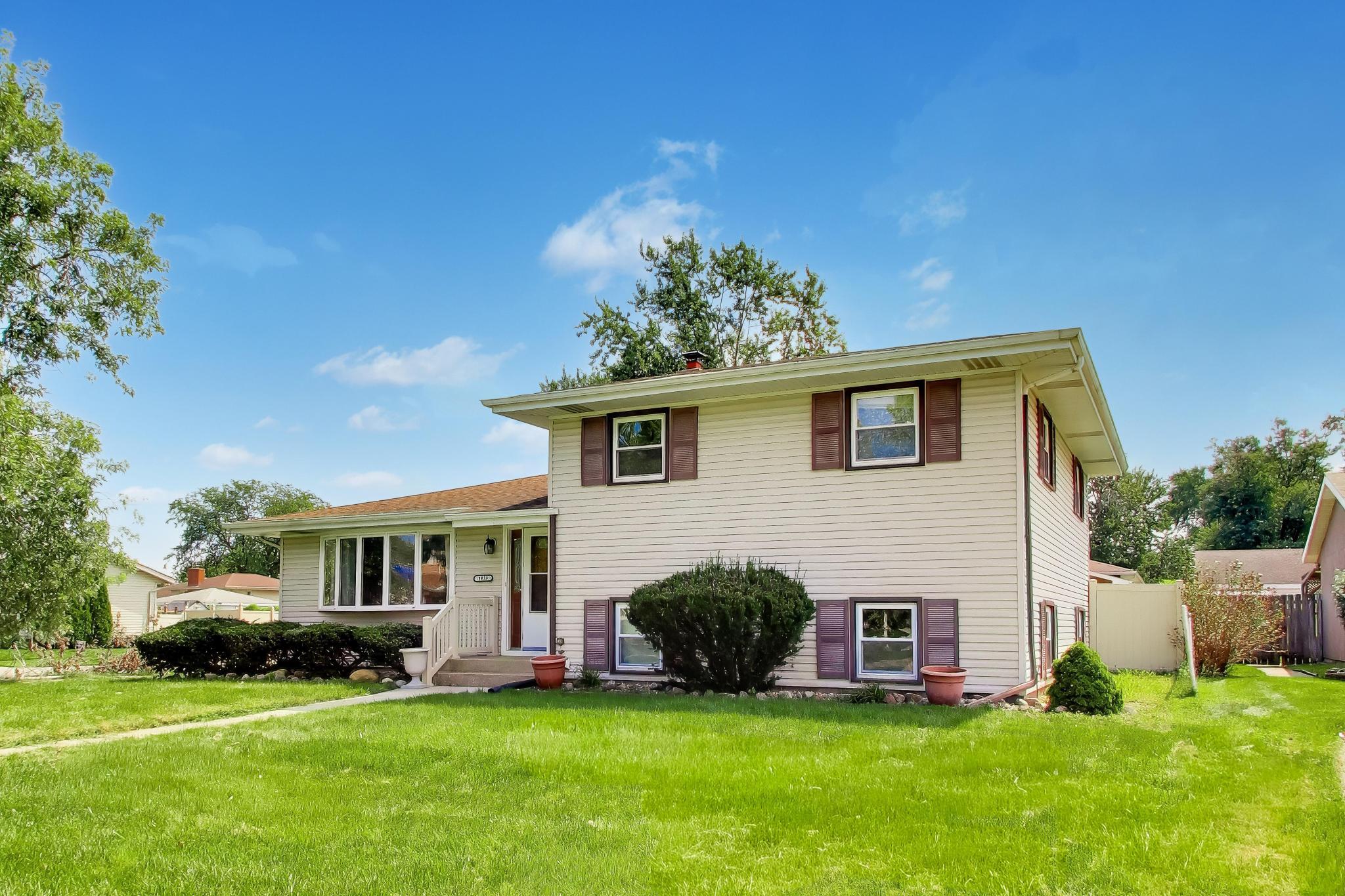 1838 Bluebird Lane, Munster, IN 46321; Image #3