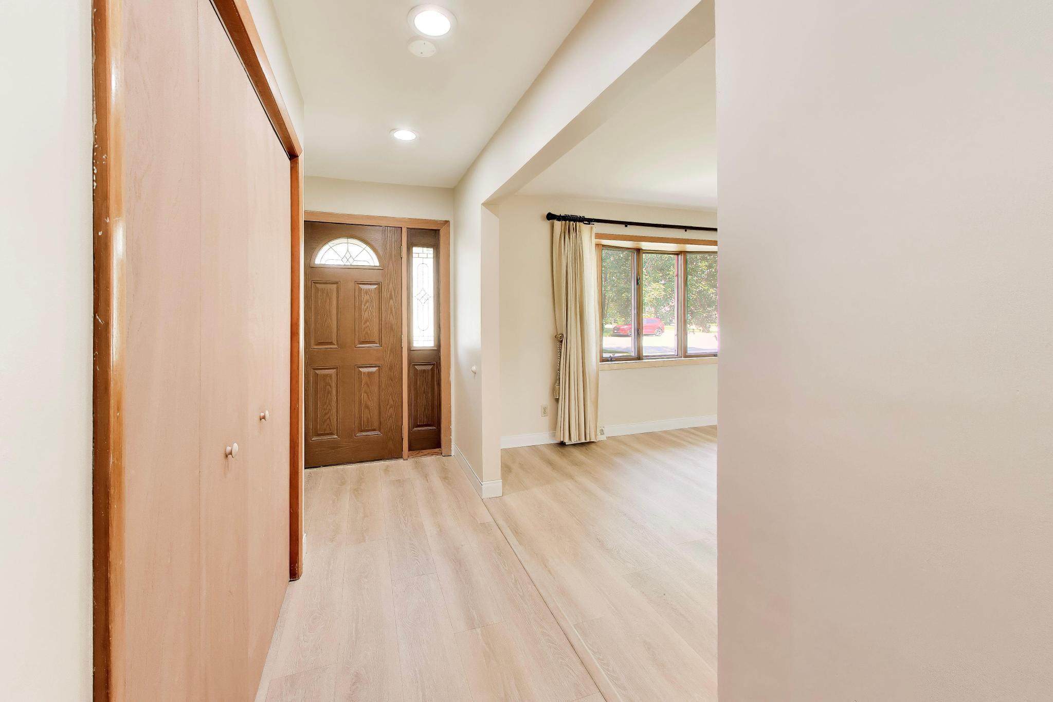 1838 Bluebird Lane, Munster, IN 46321; Image #4