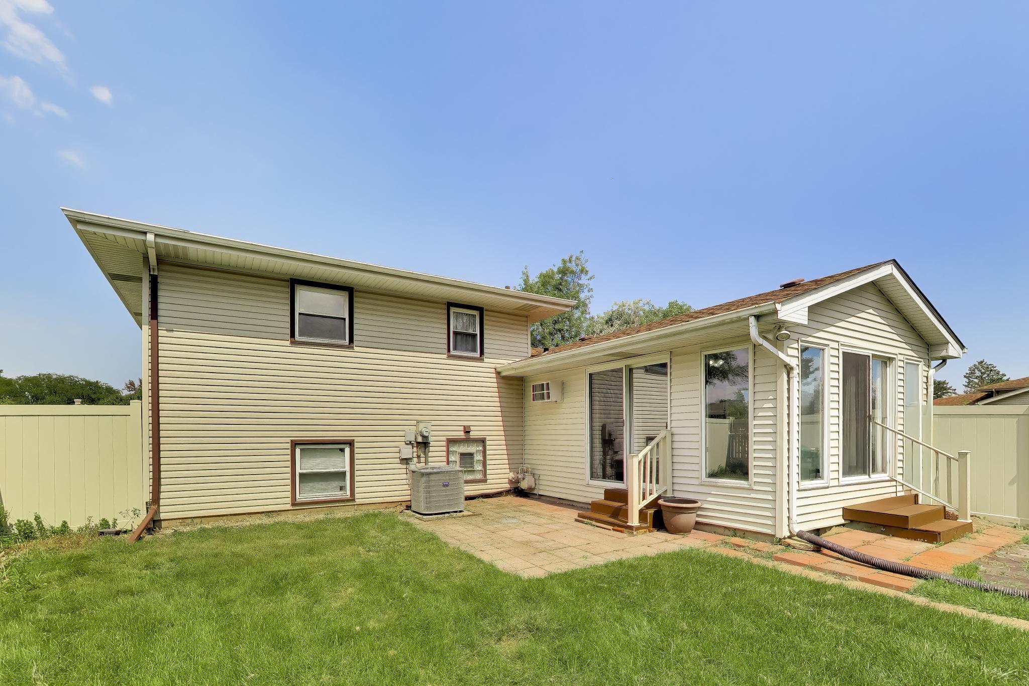 1838 Bluebird Lane, Munster, IN 46321; Image #42