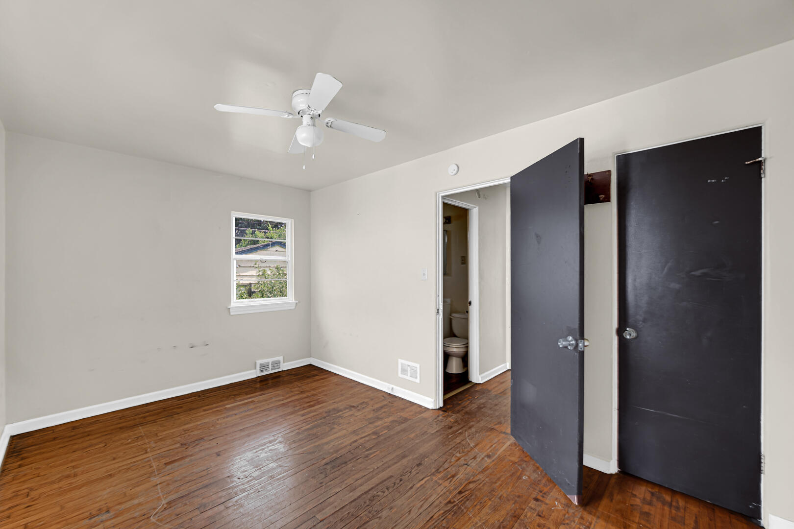 621 Colfax Street, Gary, IN 46406; Image #14