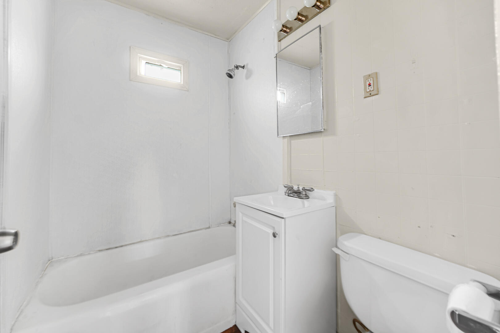 621 Colfax Street, Gary, IN 46406; Image #15