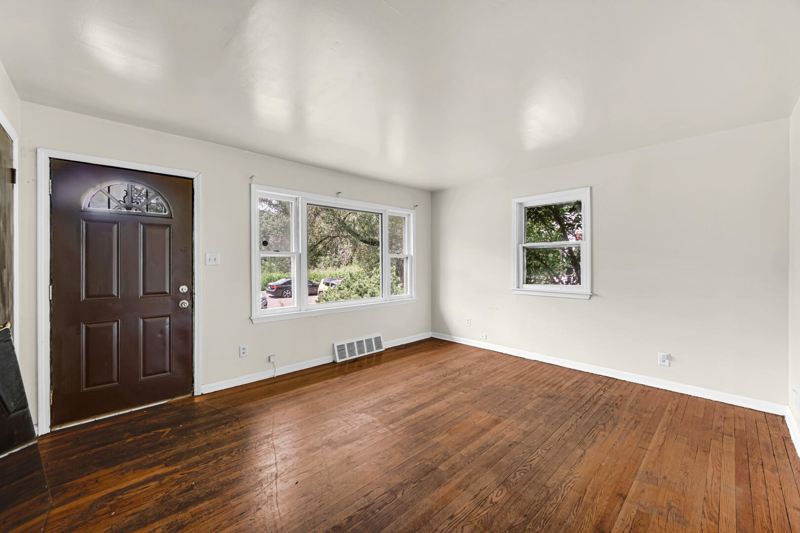 621 Colfax Street, Gary, IN 46406; Image #2