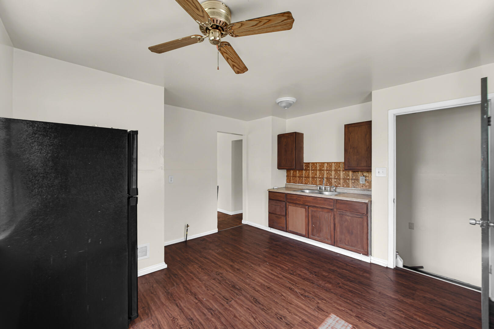 621 Colfax Street, Gary, IN 46406; Image #4