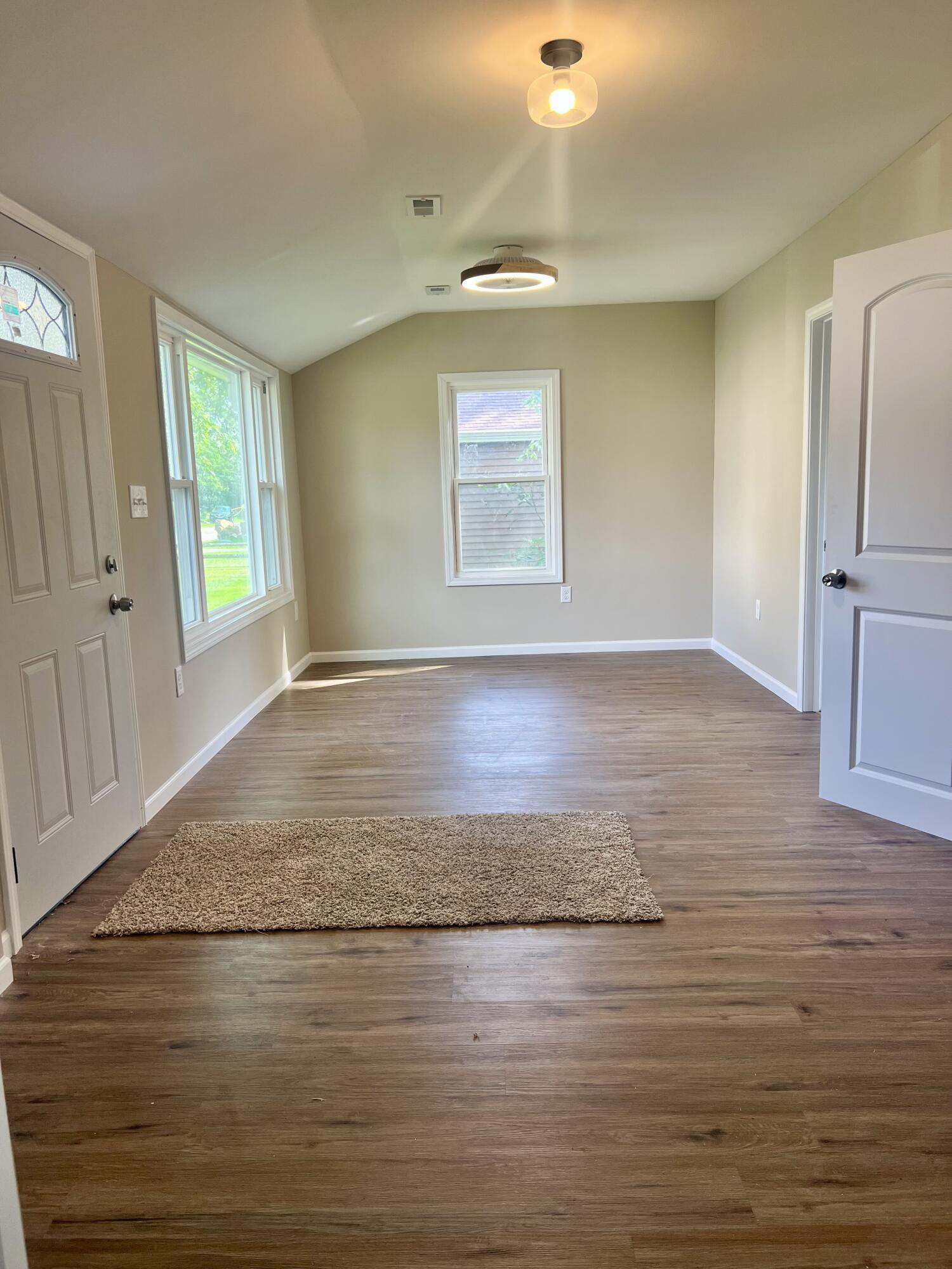 4 Kenworthy Street, Valparaiso, IN 46385; Image #2