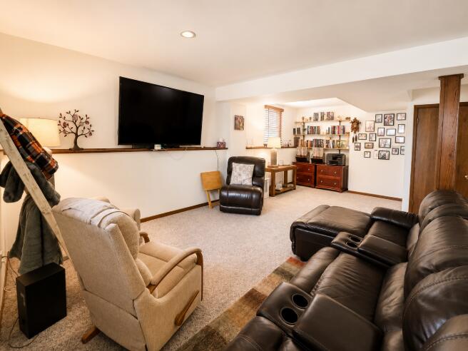 9113 Idlewild Drive, Highland, IN 46322; Image #21