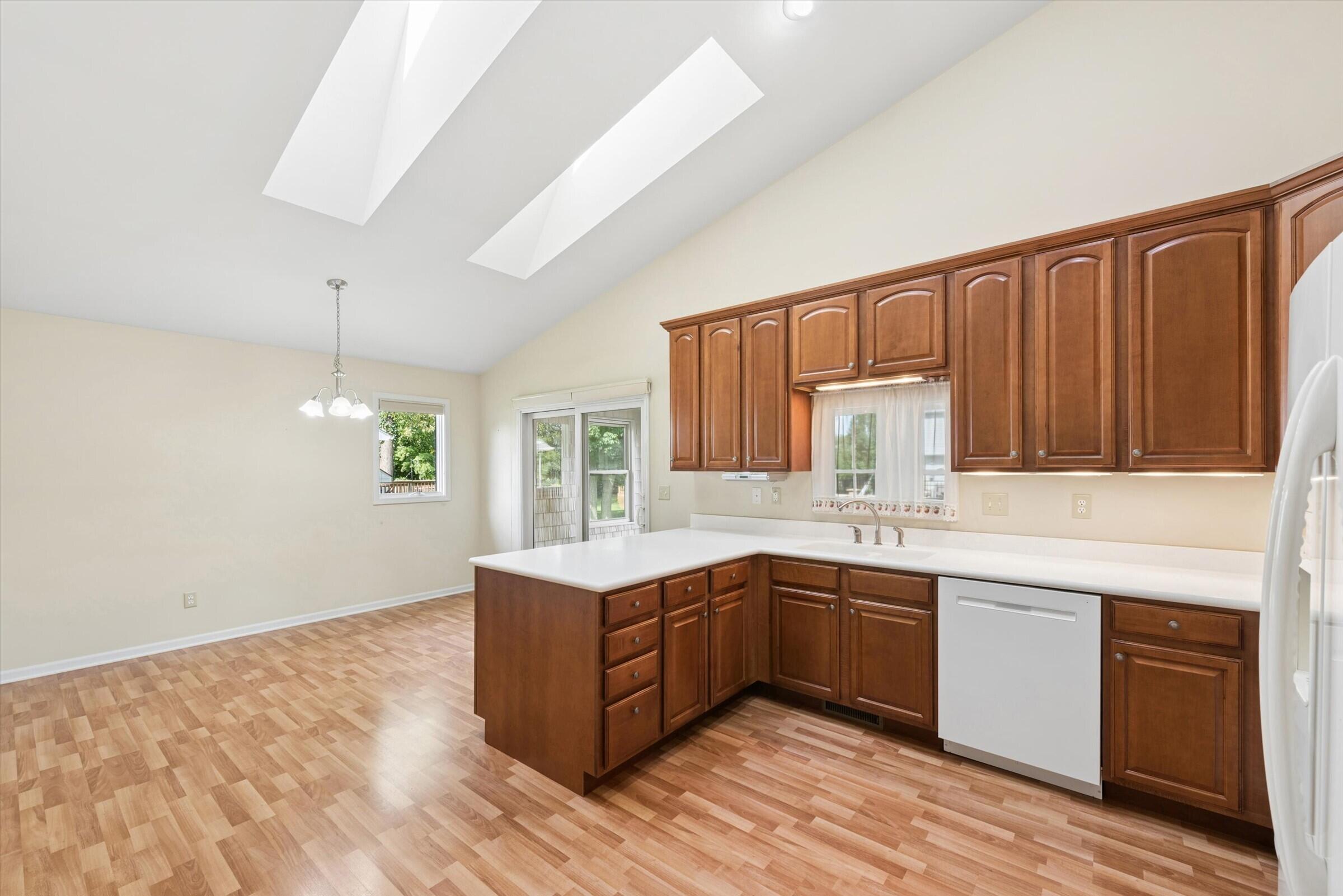 883 Hemingway Trail, Valparaiso, IN 46383; Image #6
