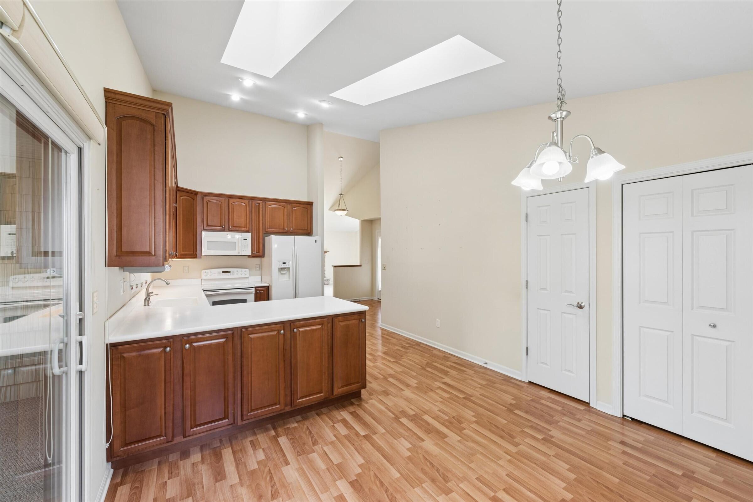 883 Hemingway Trail, Valparaiso, IN 46383; Image #9