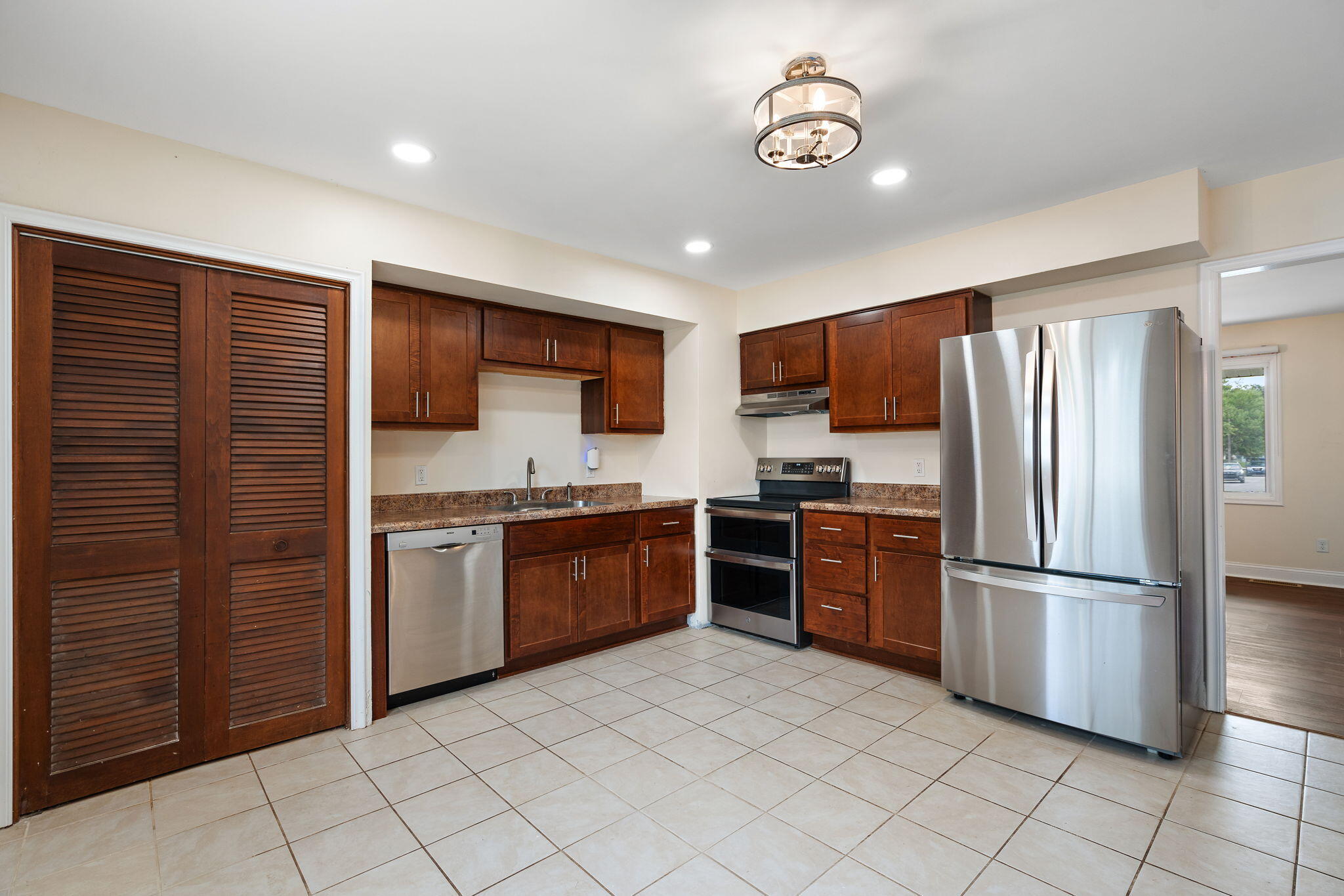 385 Riviera Court, Valparaiso, IN 46385; Image #11